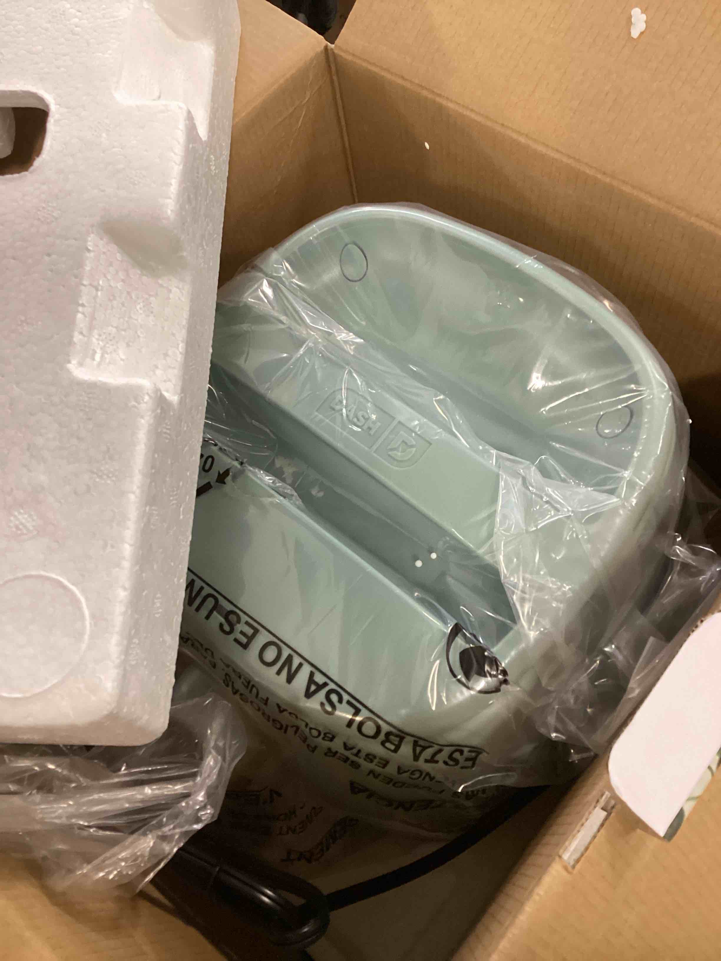 https://s3.amazonaws.com/lotting-images-prod/bidfta/BLU6848849_1722865023834.jpeg