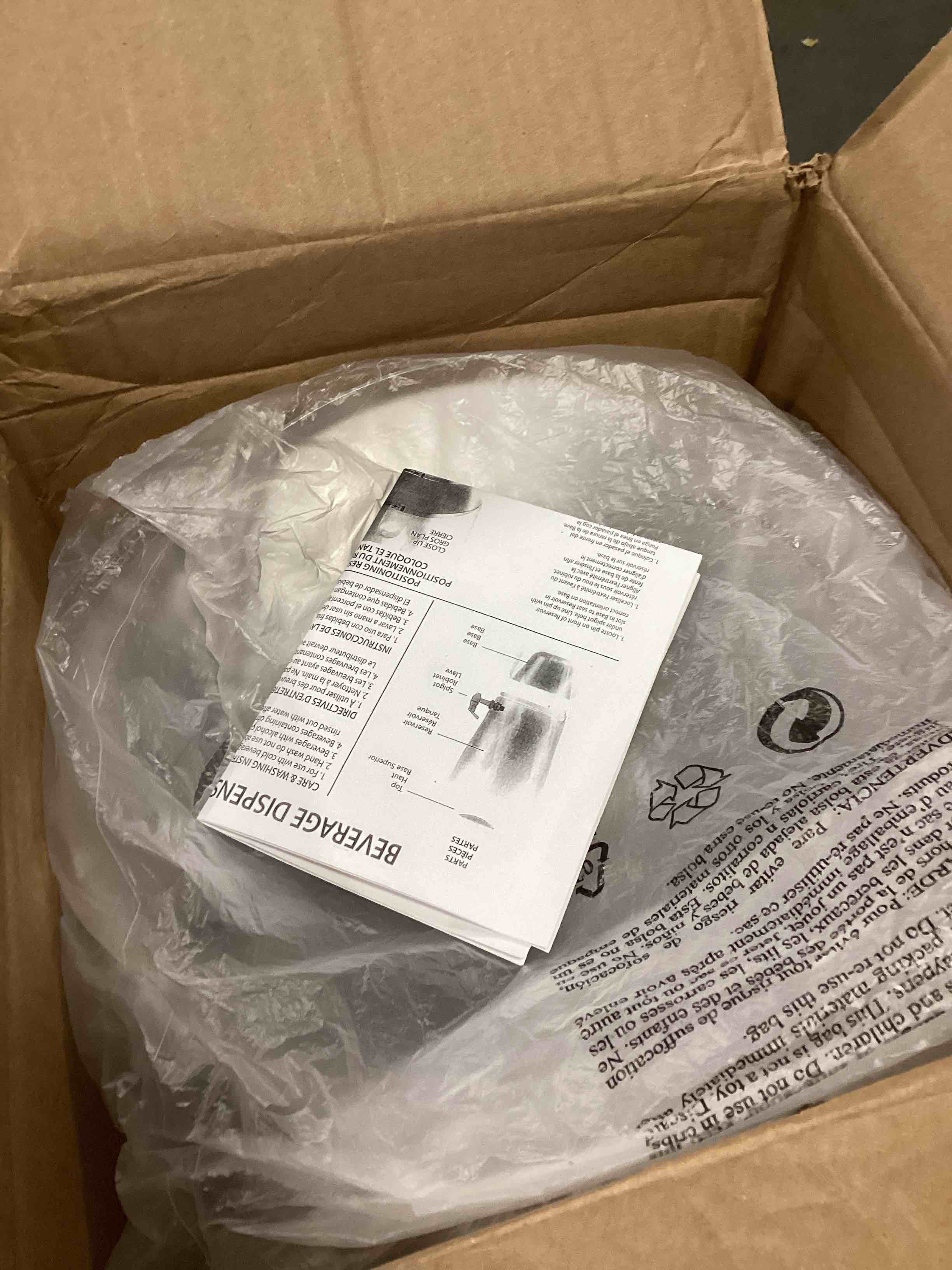 https://s3.amazonaws.com/lotting-images-prod/bidfta/BLU6849367_1723147247869.jpeg