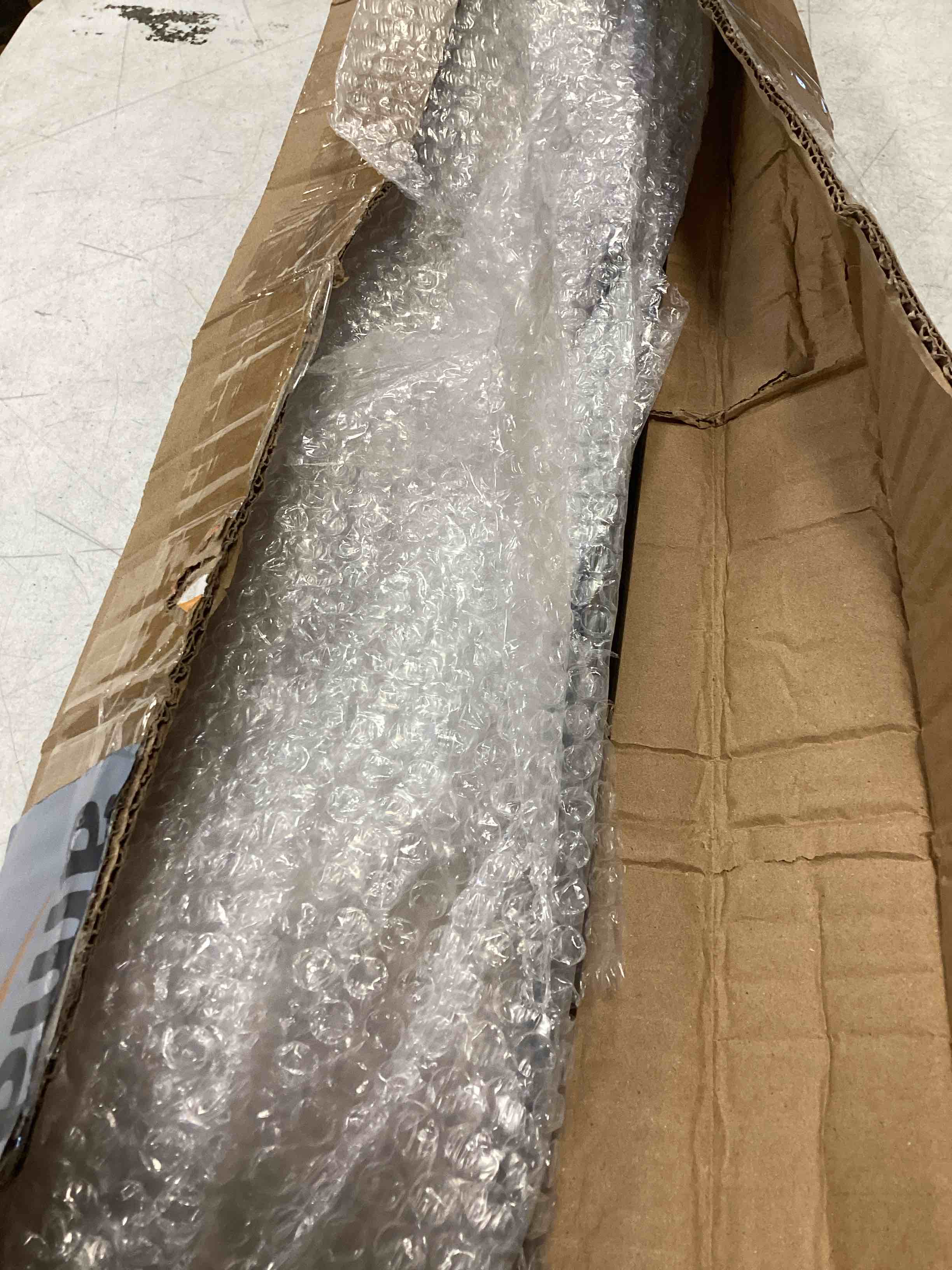 https://s3.amazonaws.com/lotting-images-prod/bidfta/BLU6849373_1723204868143.jpeg