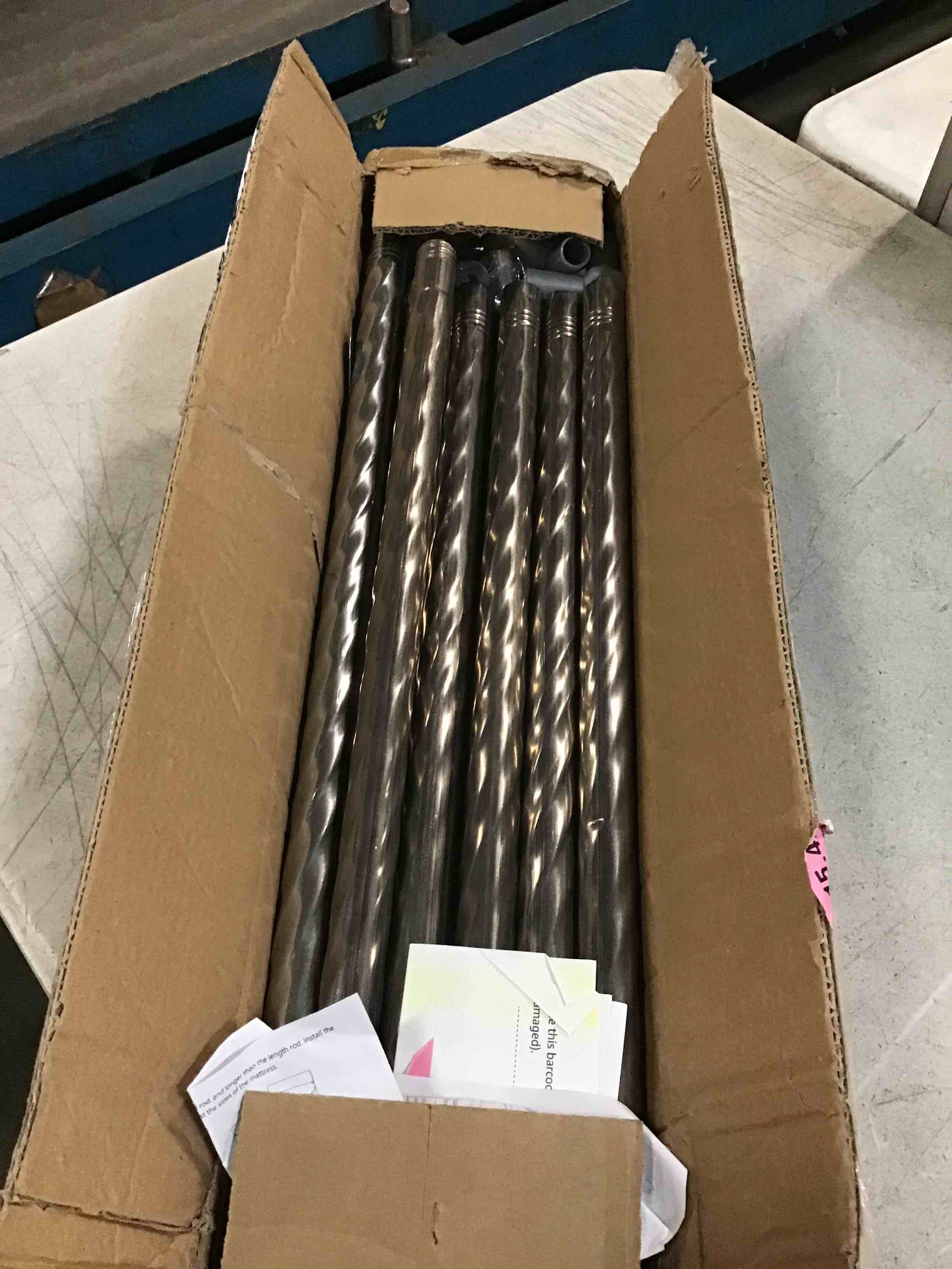 https://s3.amazonaws.com/lotting-images-prod/bidfta/BLU6849603_1721706268723.jpeg