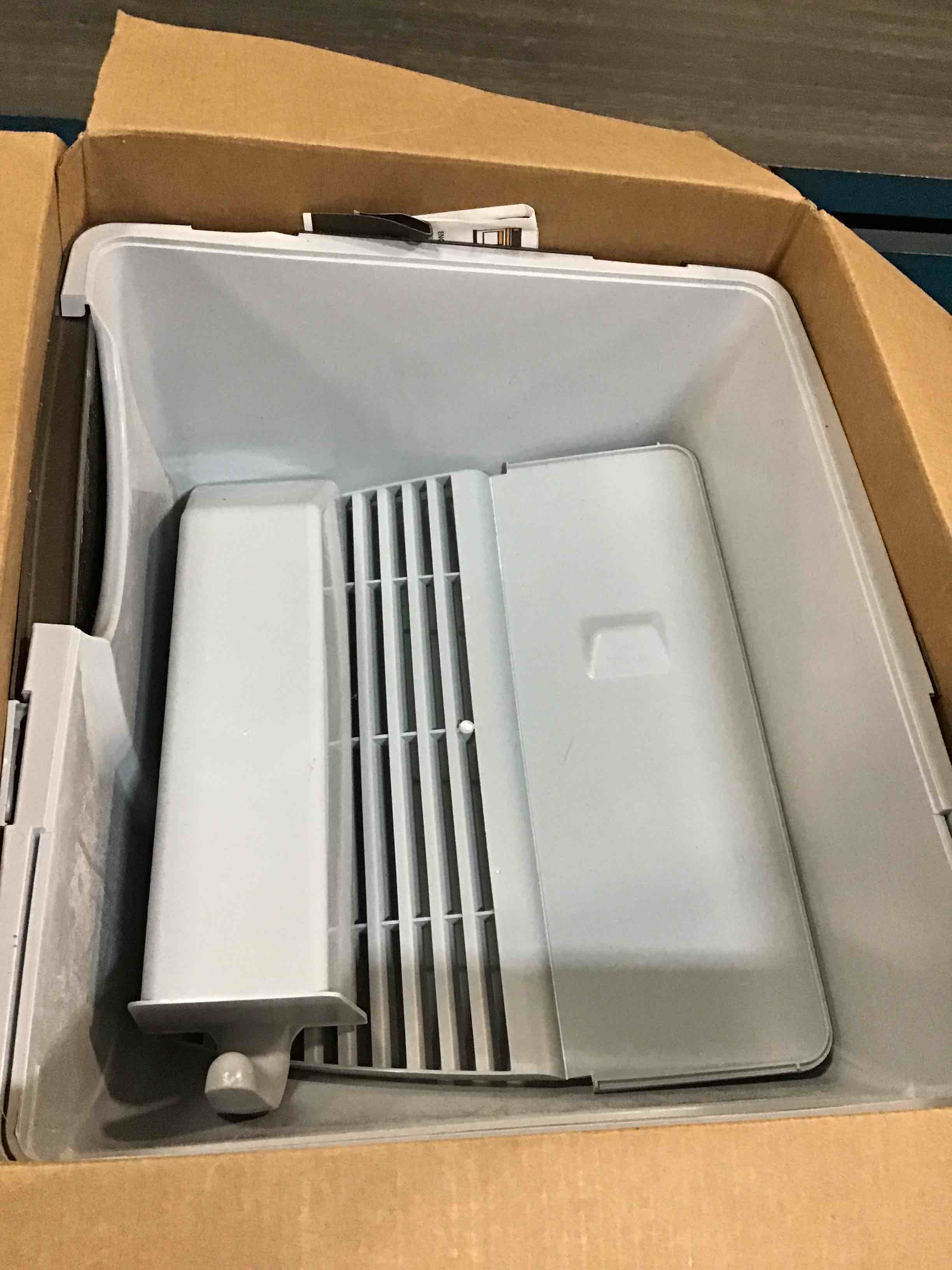 https://s3.amazonaws.com/lotting-images-prod/bidfta/BLU6849784_1721789719619.jpeg