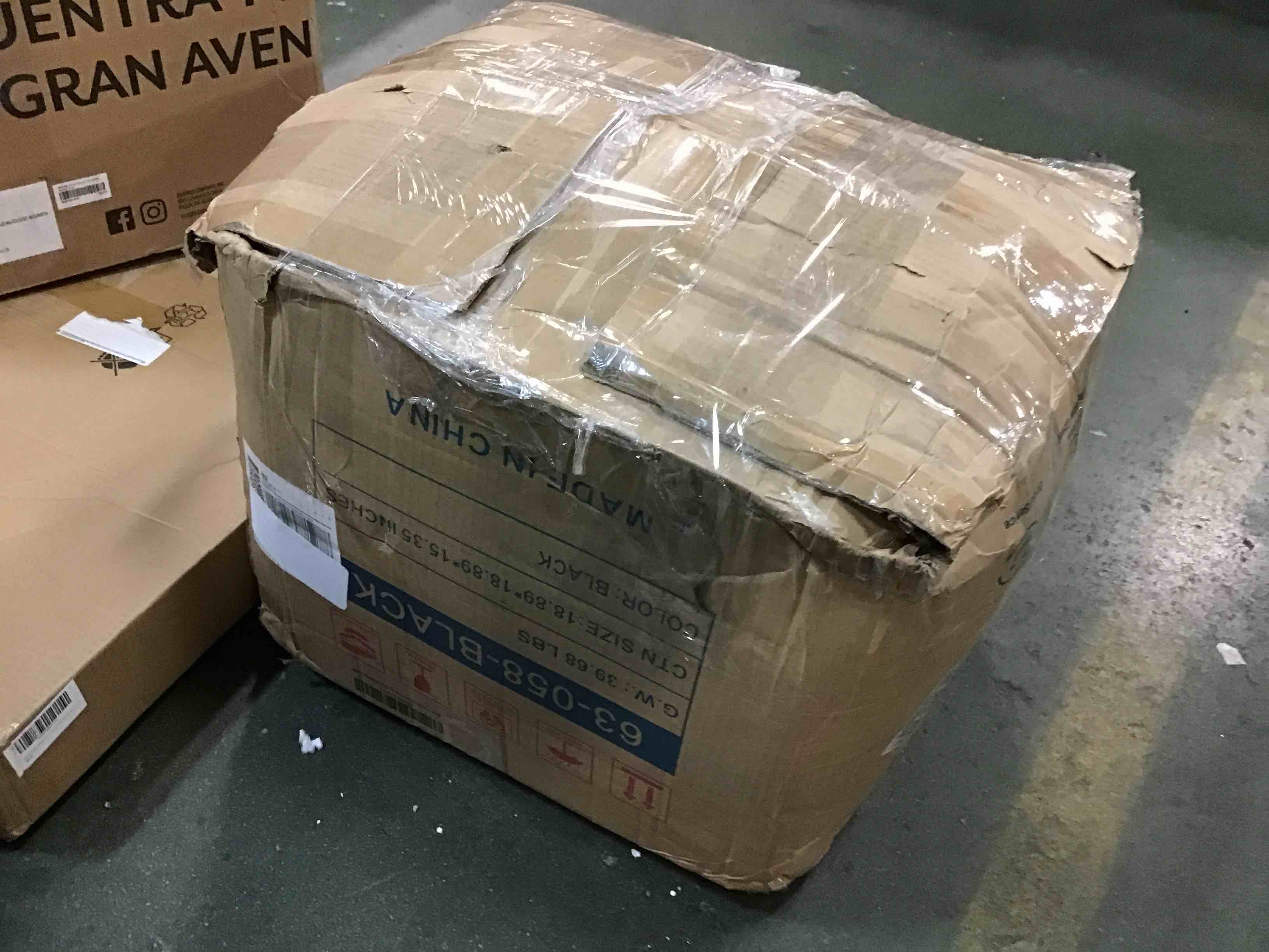https://s3.amazonaws.com/lotting-images-prod/bidfta/BLU6849913_1721873711677.jpeg