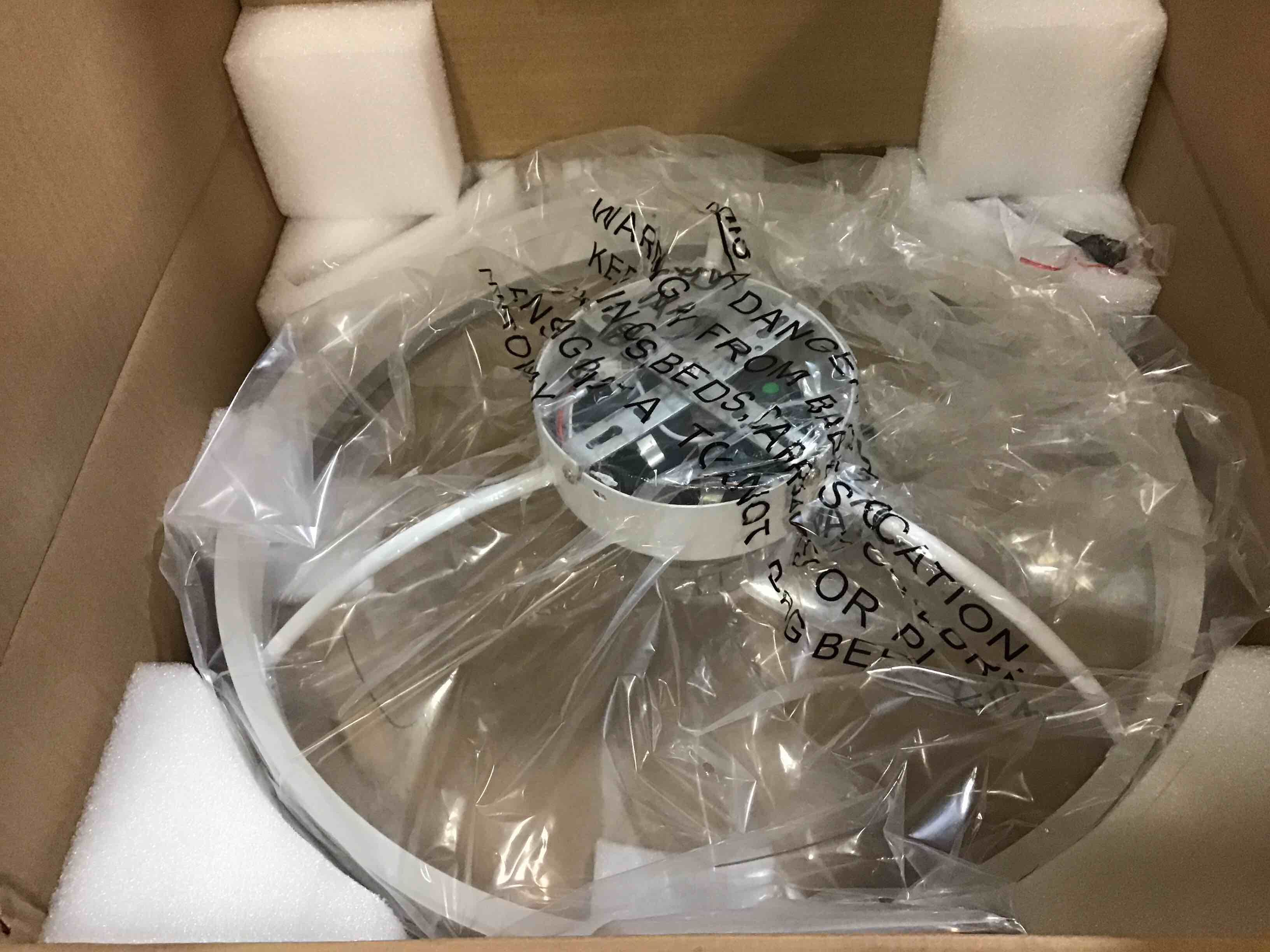 https://s3.amazonaws.com/lotting-images-prod/bidfta/BLU6849957_1721881730493.jpeg