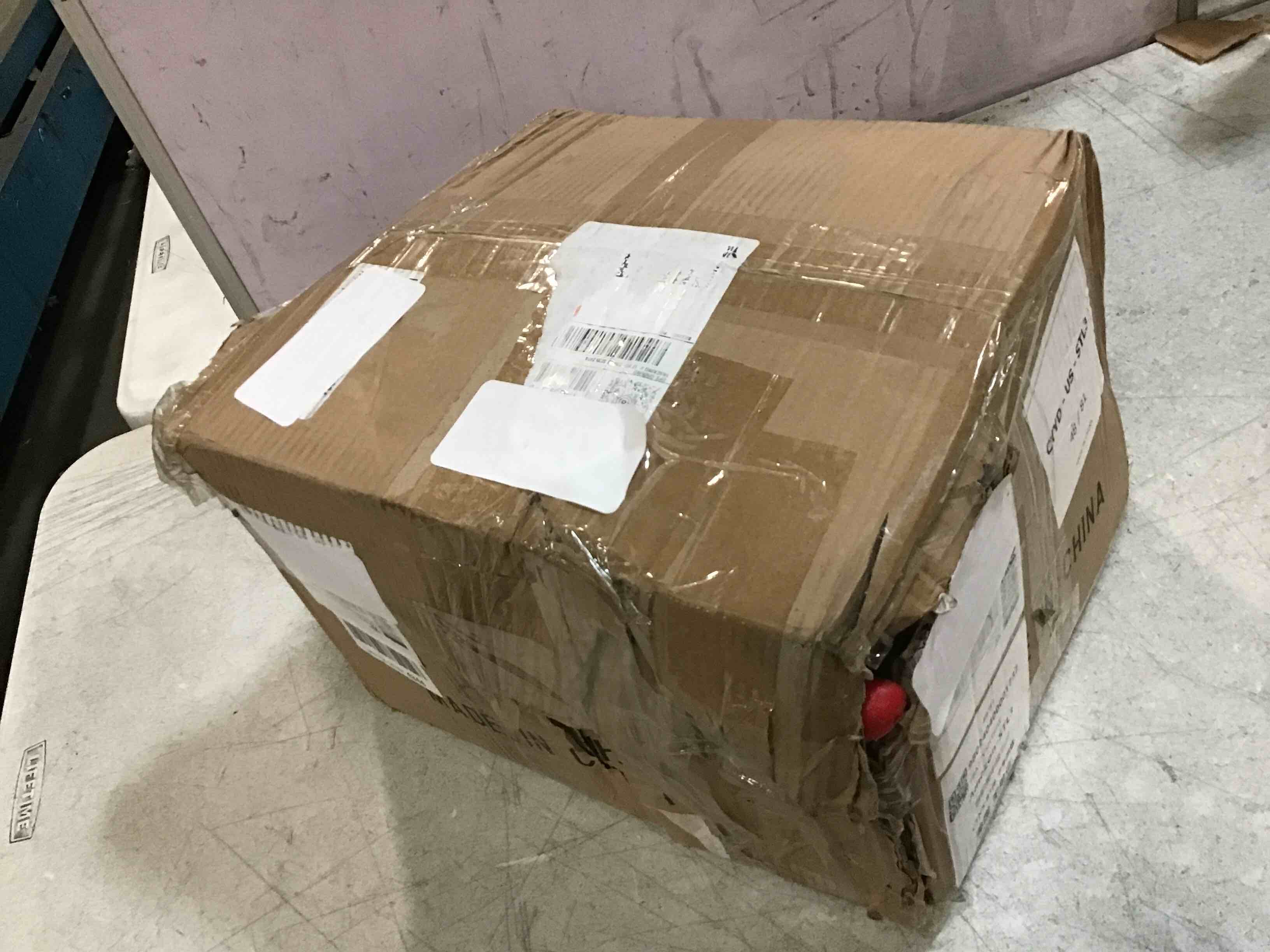 https://s3.amazonaws.com/lotting-images-prod/bidfta/BLU6850678_1722312809199.jpeg