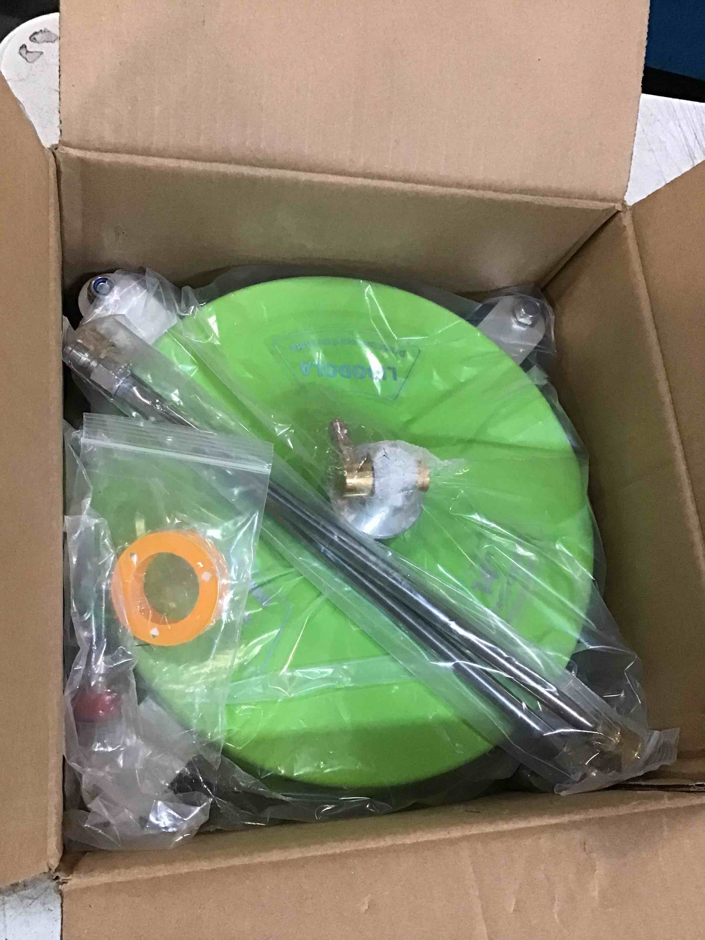 https://s3.amazonaws.com/lotting-images-prod/bidfta/BLU6850700_1722314827899.jpeg