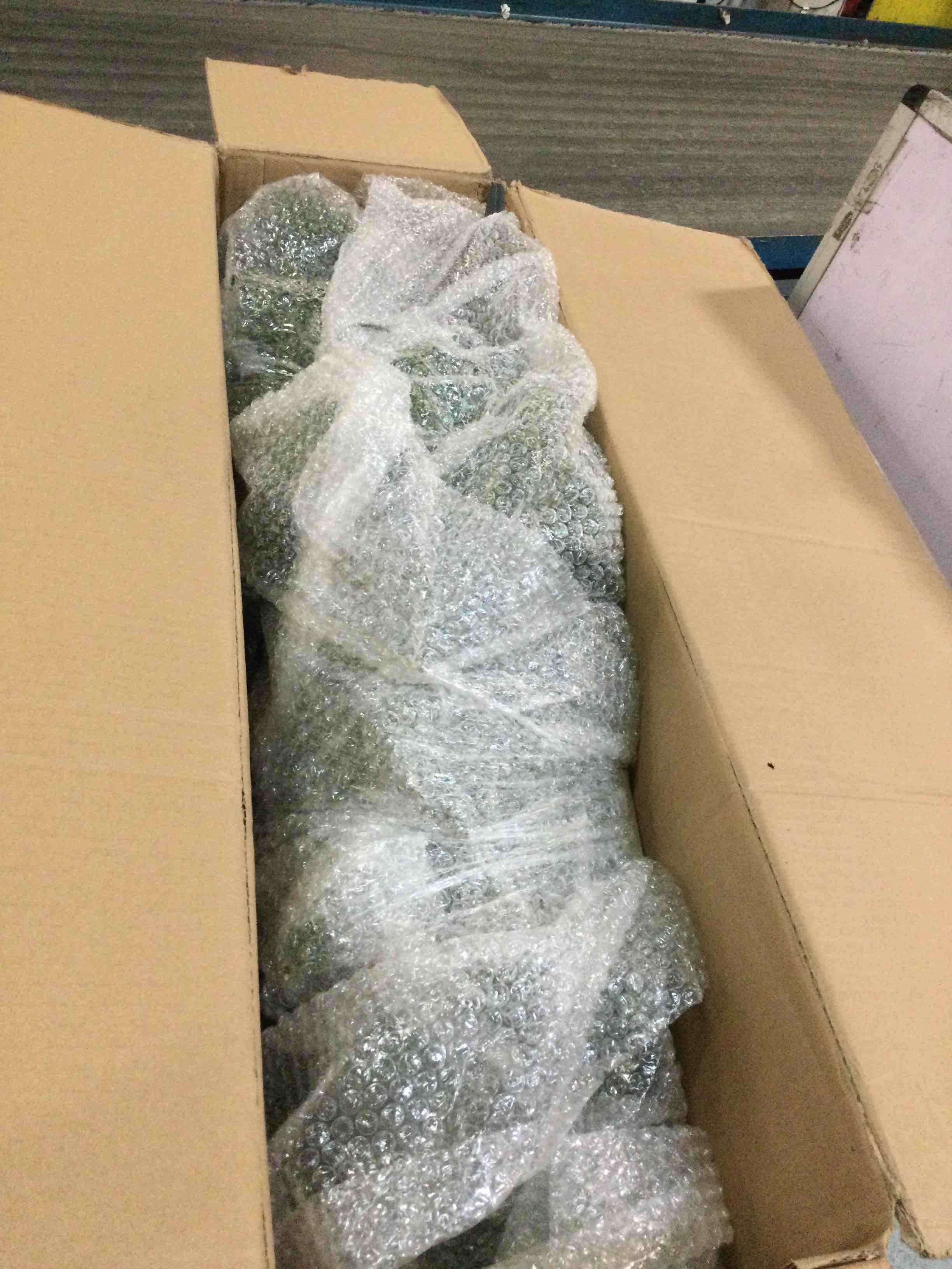 https://s3.amazonaws.com/lotting-images-prod/bidfta/BLU6850800_1722387390391.jpeg
