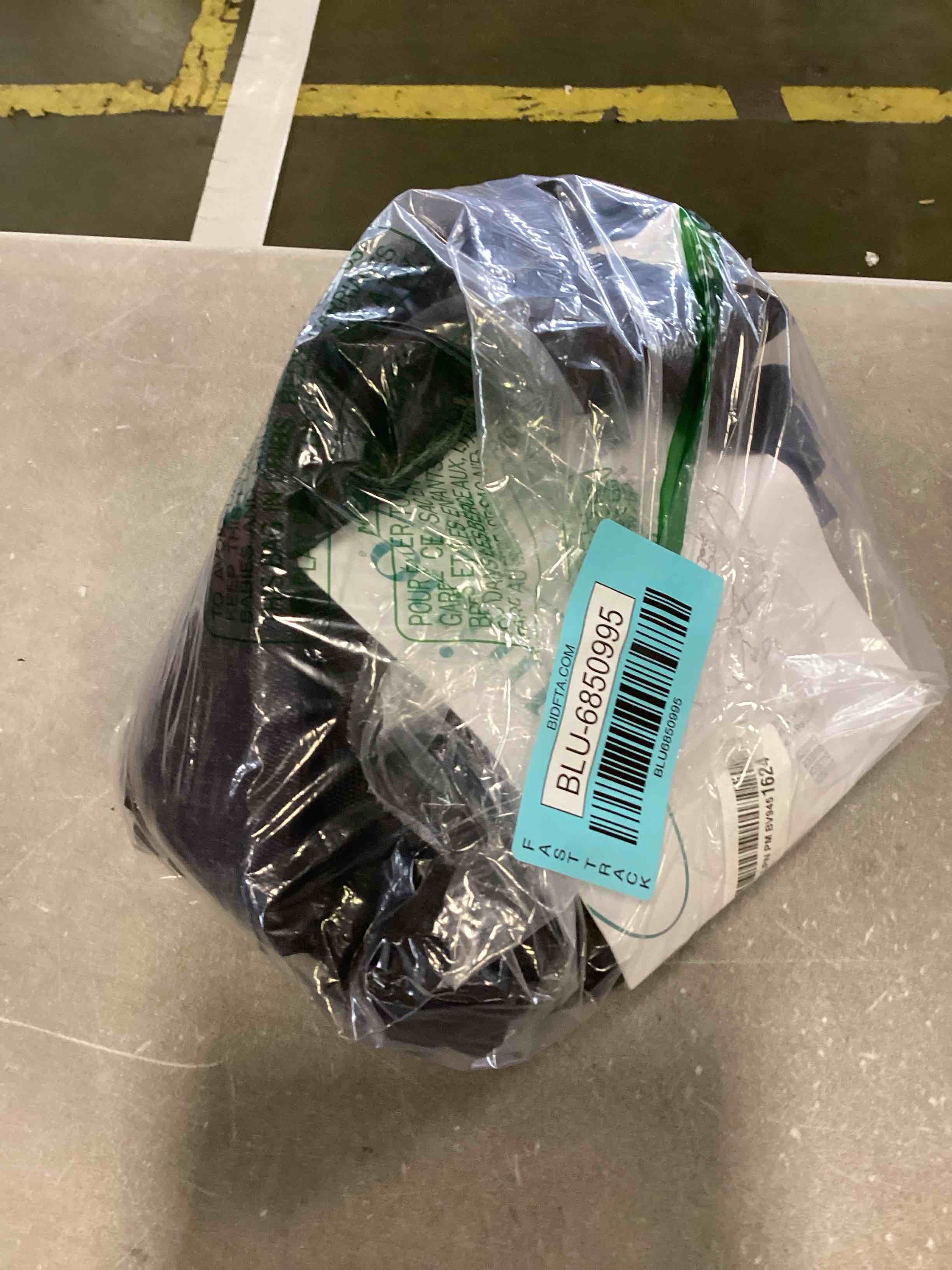 https://s3.amazonaws.com/lotting-images-prod/bidfta/BLU6850995_1721845689026.jpeg