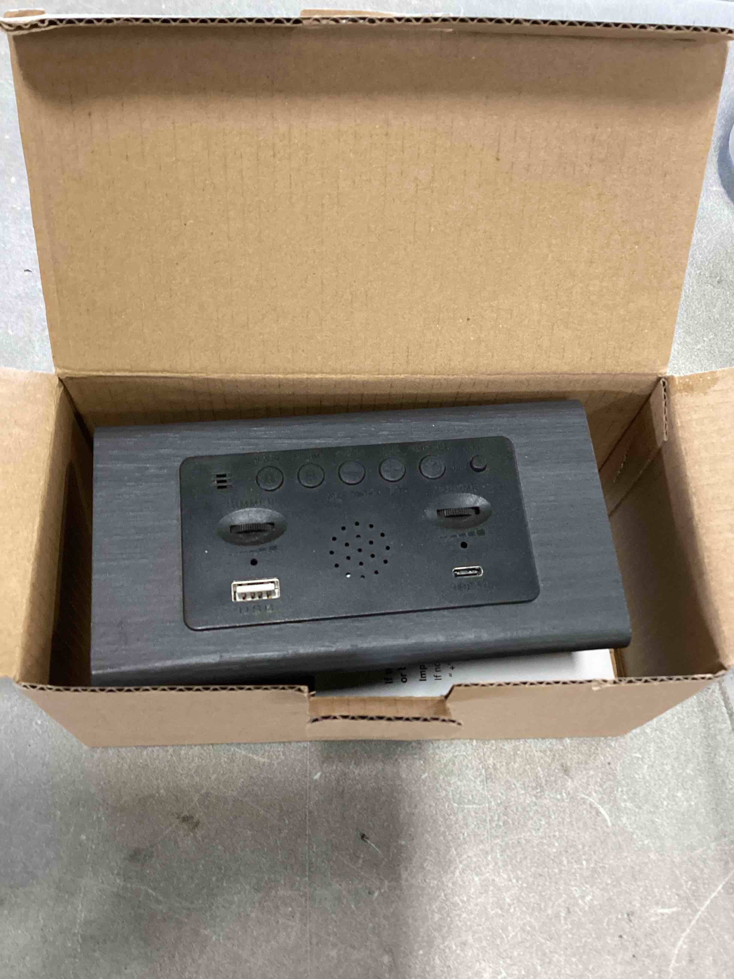 https://s3.amazonaws.com/lotting-images-prod/bidfta/BLU6851651_1722275816466.jpeg