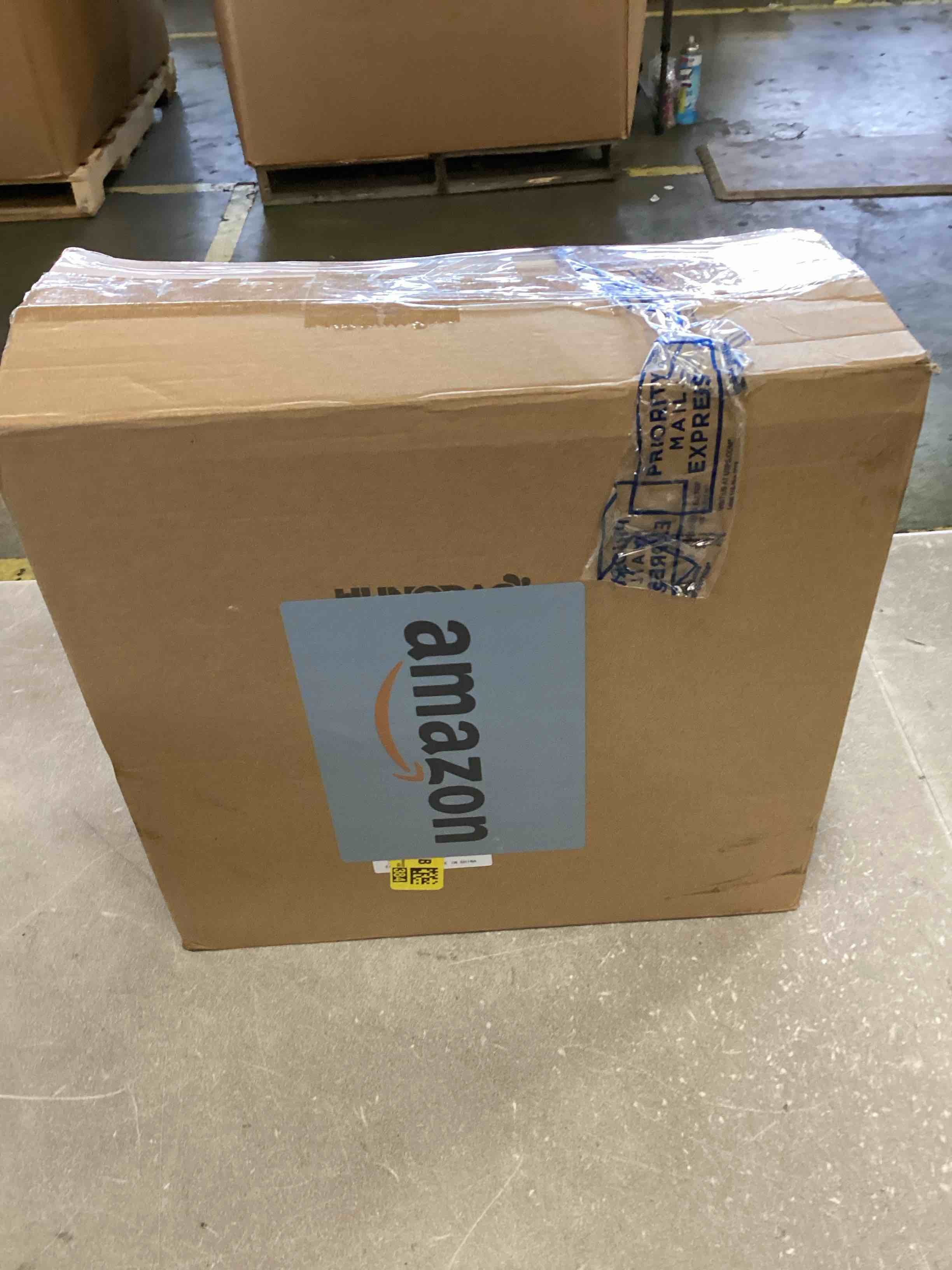 https://s3.amazonaws.com/lotting-images-prod/bidfta/BLU6851676_1722281423193.jpeg