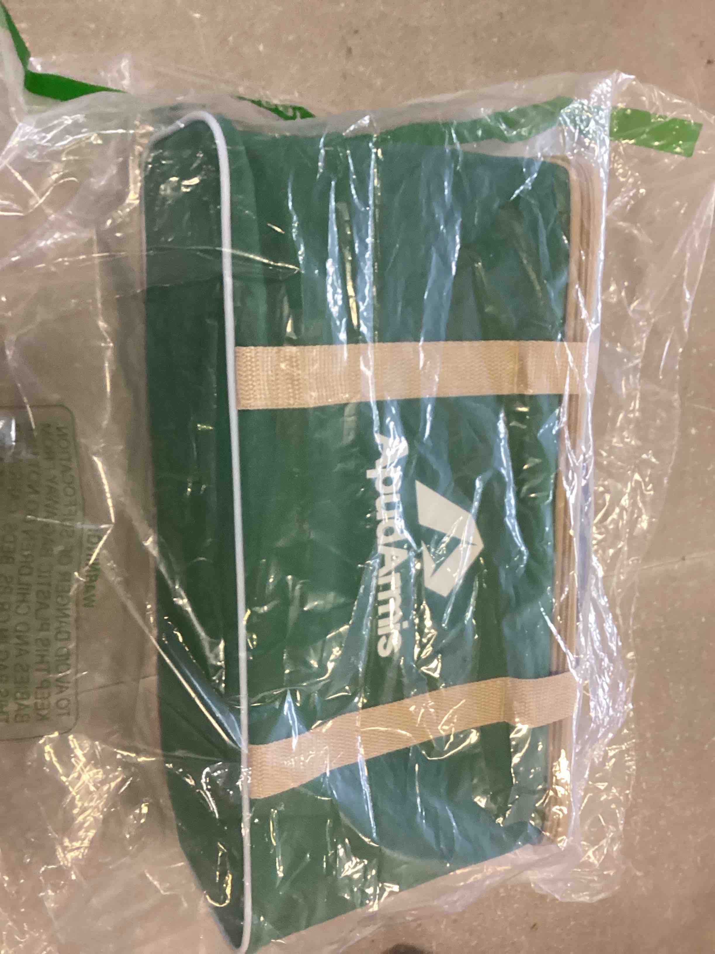 https://s3.amazonaws.com/lotting-images-prod/bidfta/BLU6852163_1722456351929.jpeg