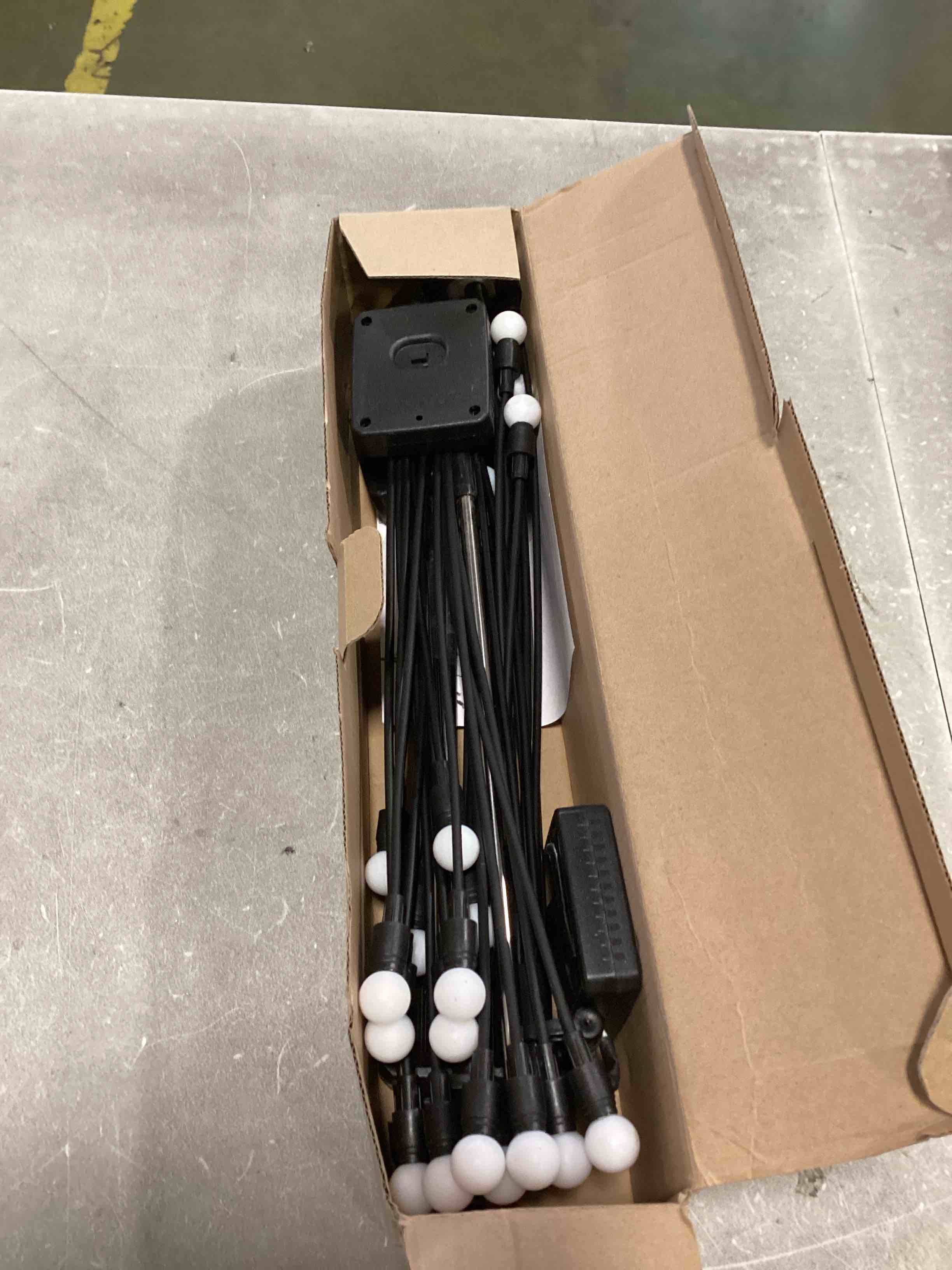 https://s3.amazonaws.com/lotting-images-prod/bidfta/BLU6852185_1722515051975.jpeg