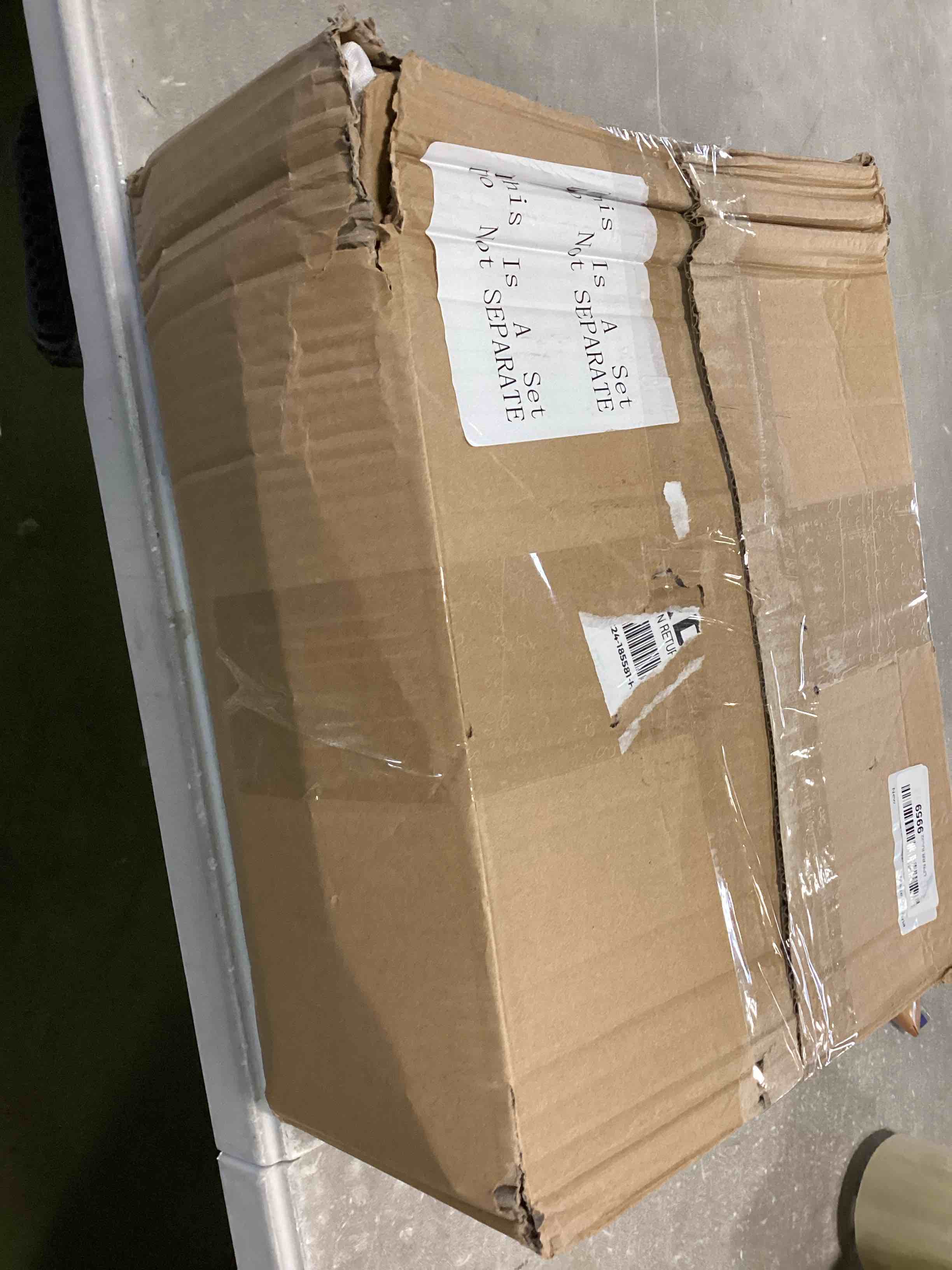 https://s3.amazonaws.com/lotting-images-prod/bidfta/BLU6852188_1722515617411.jpeg