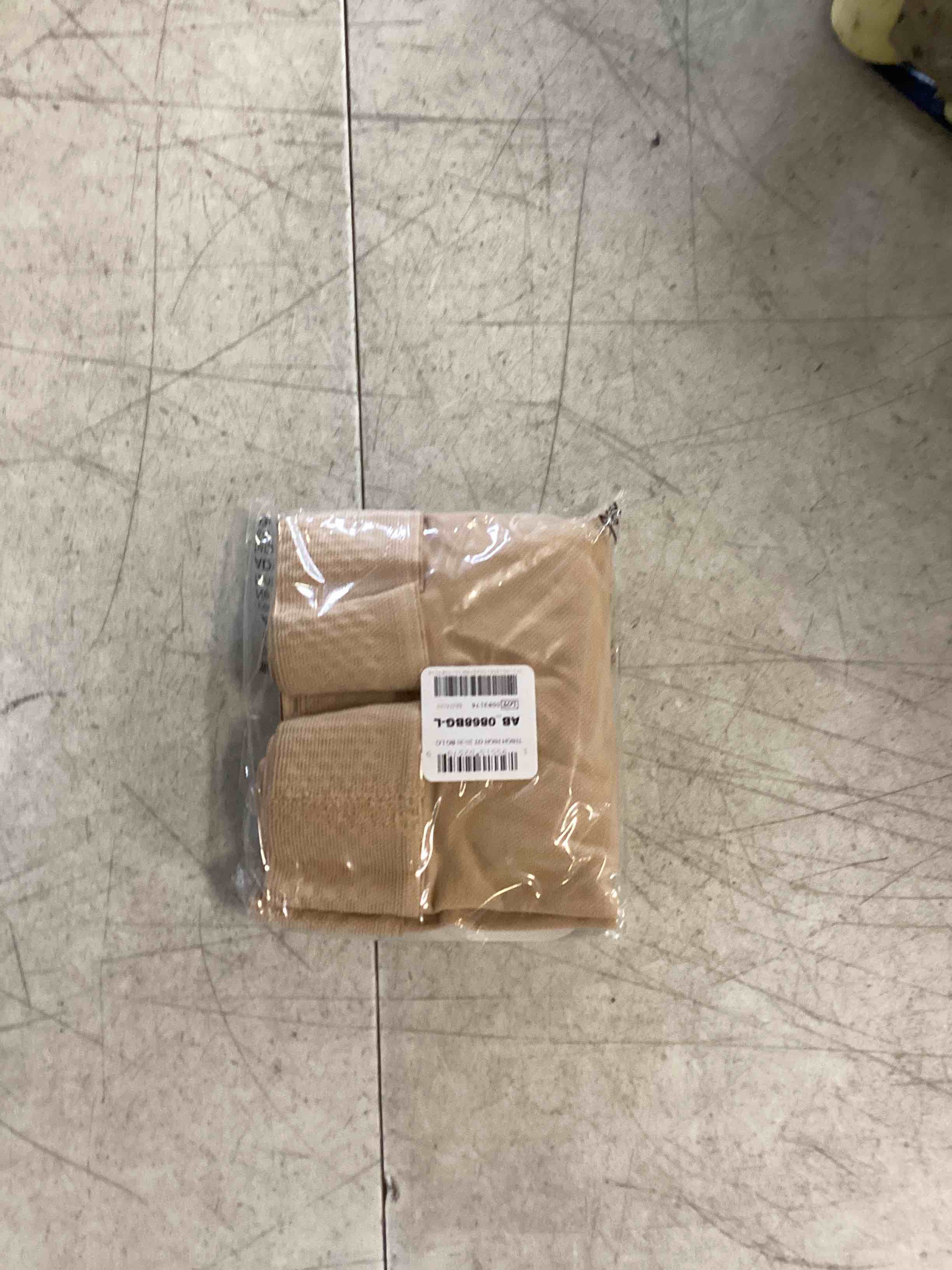 https://s3.amazonaws.com/lotting-images-prod/bidfta/BLU6852551_1721841708569.jpeg
