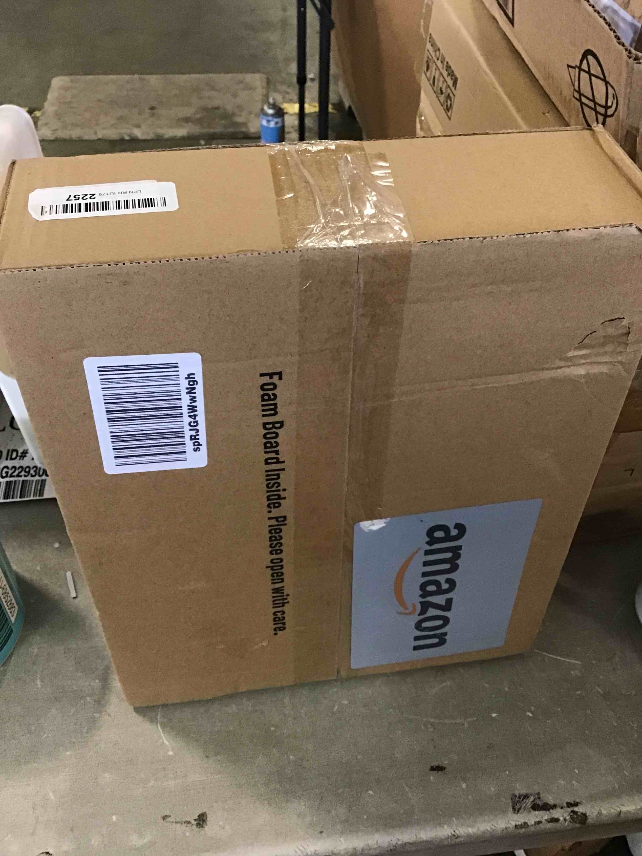 https://s3.amazonaws.com/lotting-images-prod/bidfta/BLU6852882_1722008425733.jpeg