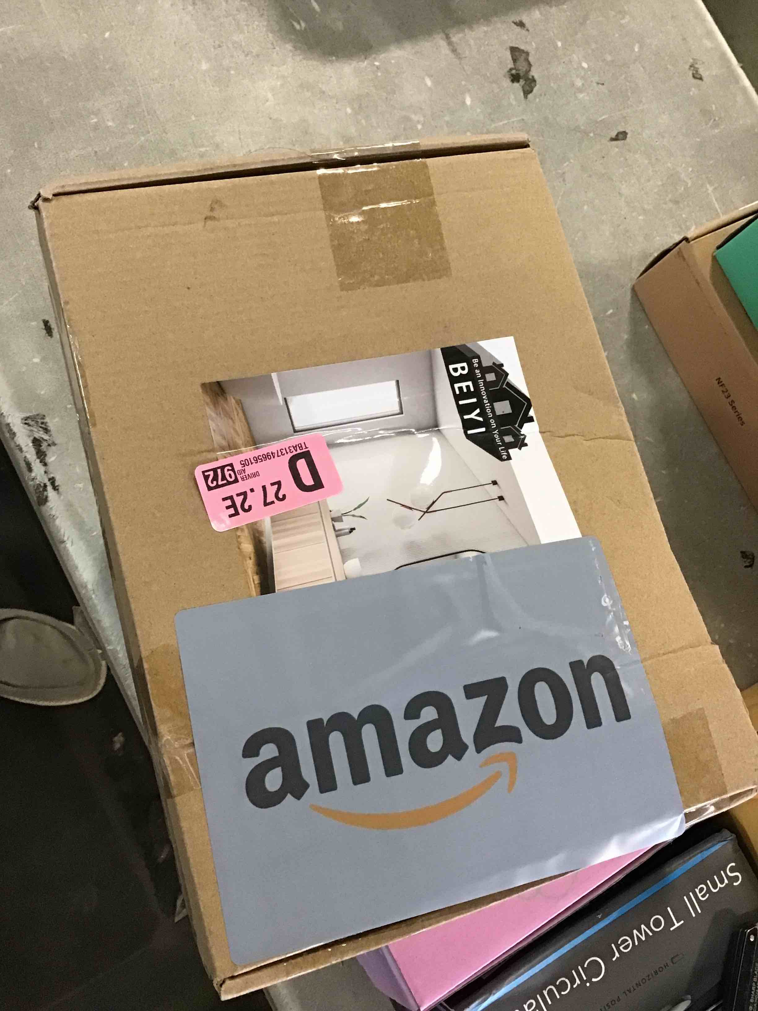 https://s3.amazonaws.com/lotting-images-prod/bidfta/BLU6852918_1722015008862.jpeg