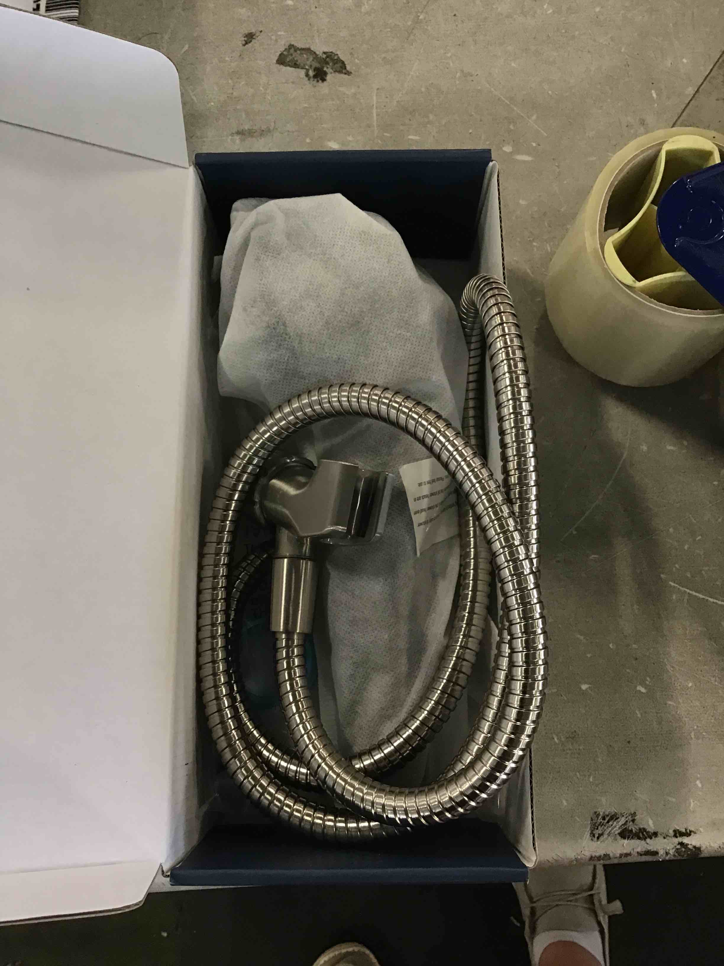 https://s3.amazonaws.com/lotting-images-prod/bidfta/BLU6853181_1722354315555.jpeg