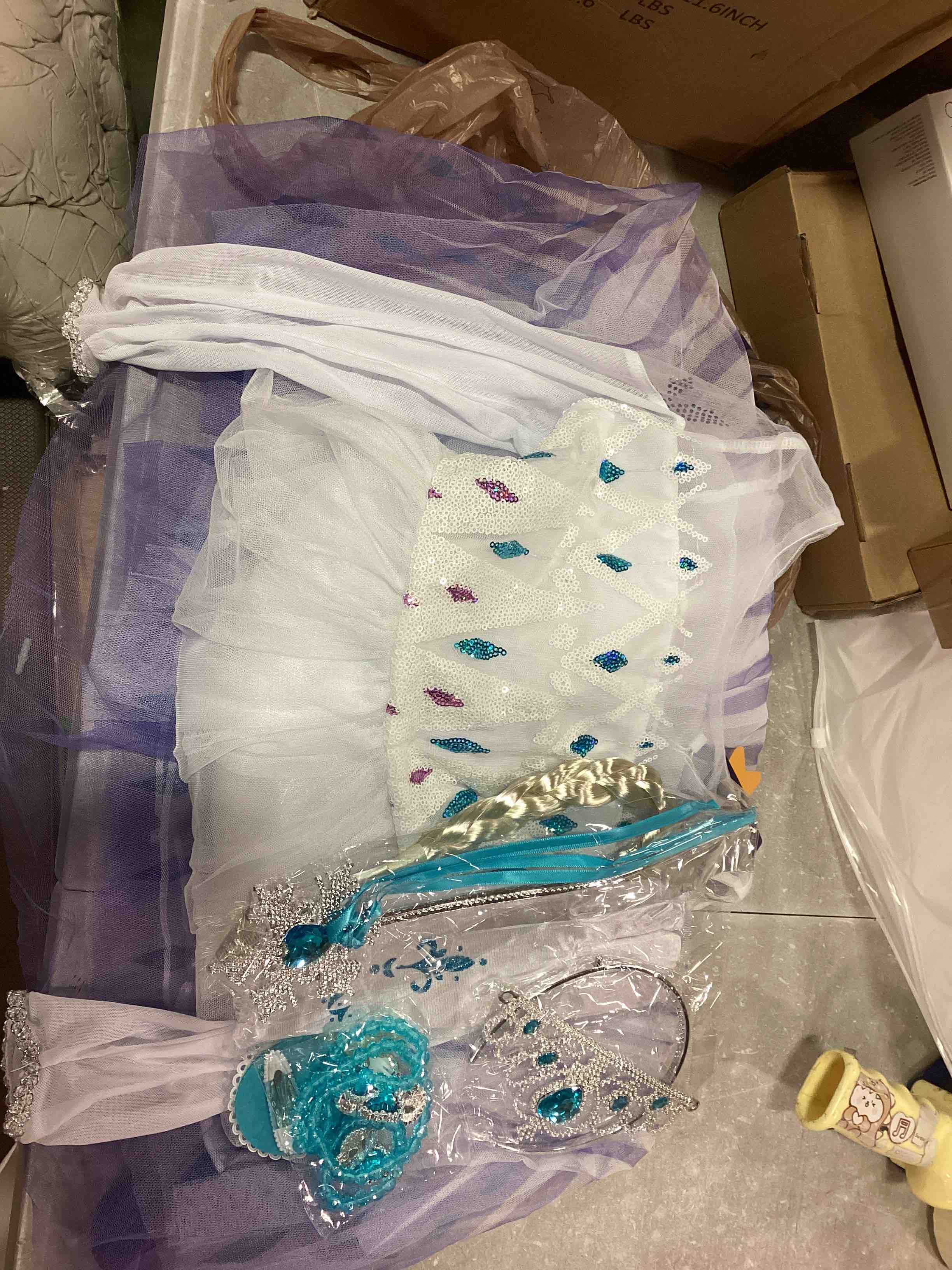 https://s3.amazonaws.com/lotting-images-prod/bidfta/BLU6854003_1721794698525.jpeg