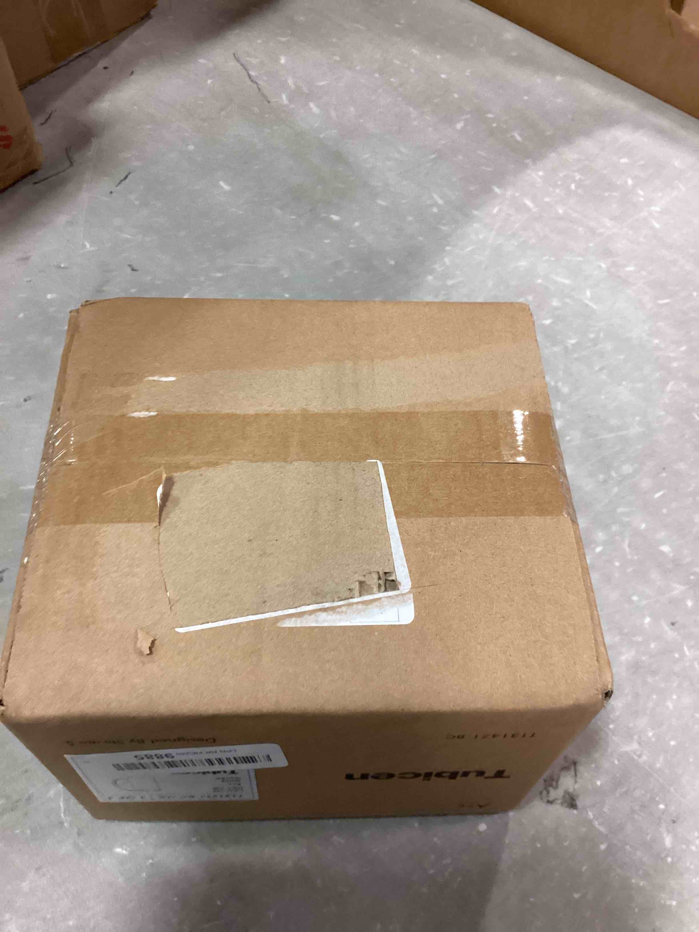 https://s3.amazonaws.com/lotting-images-prod/bidfta/BLU6854011_1721795320917.jpeg