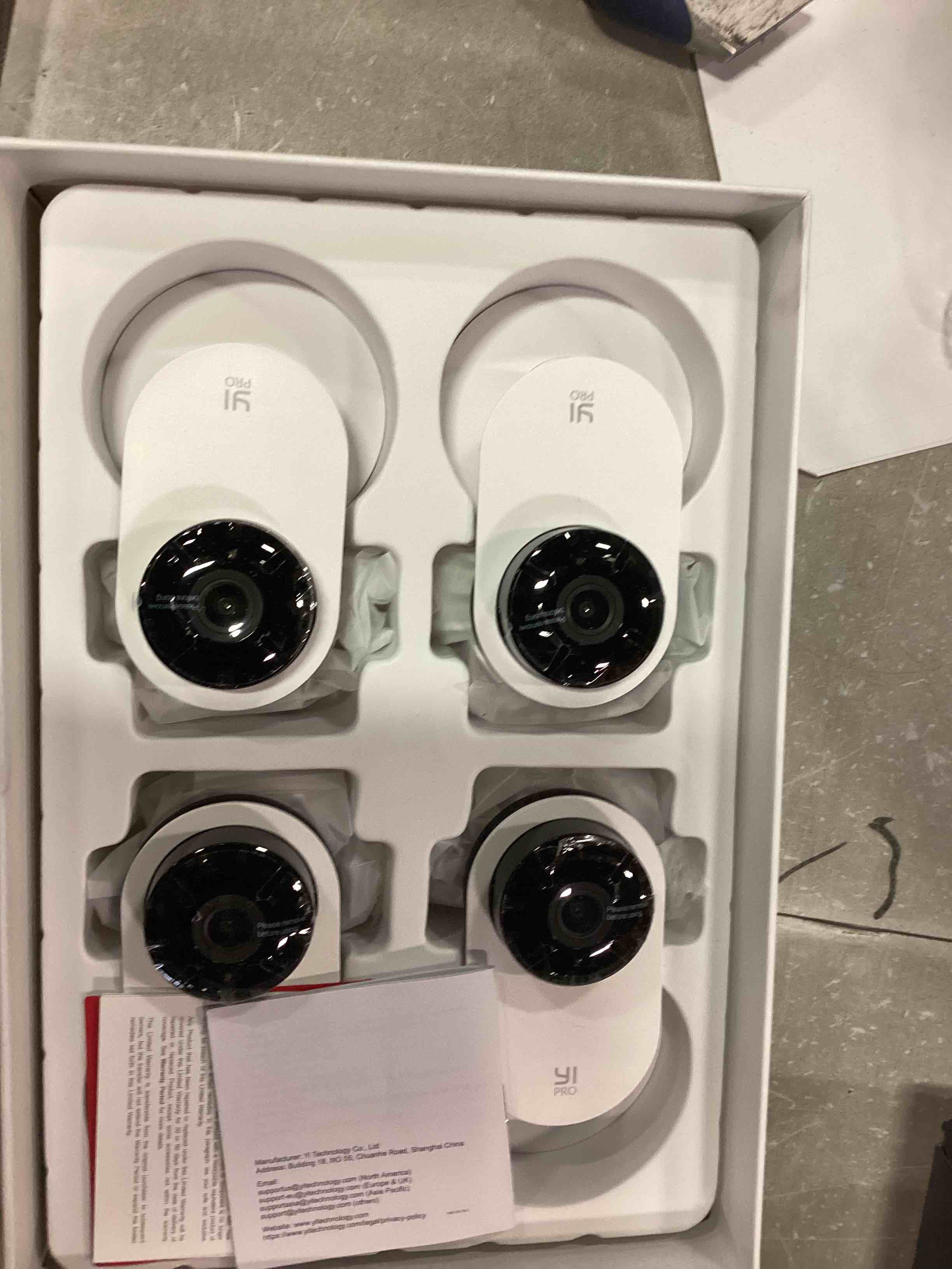 https://s3.amazonaws.com/lotting-images-prod/bidfta/BLU6854116_1721859894849.jpeg