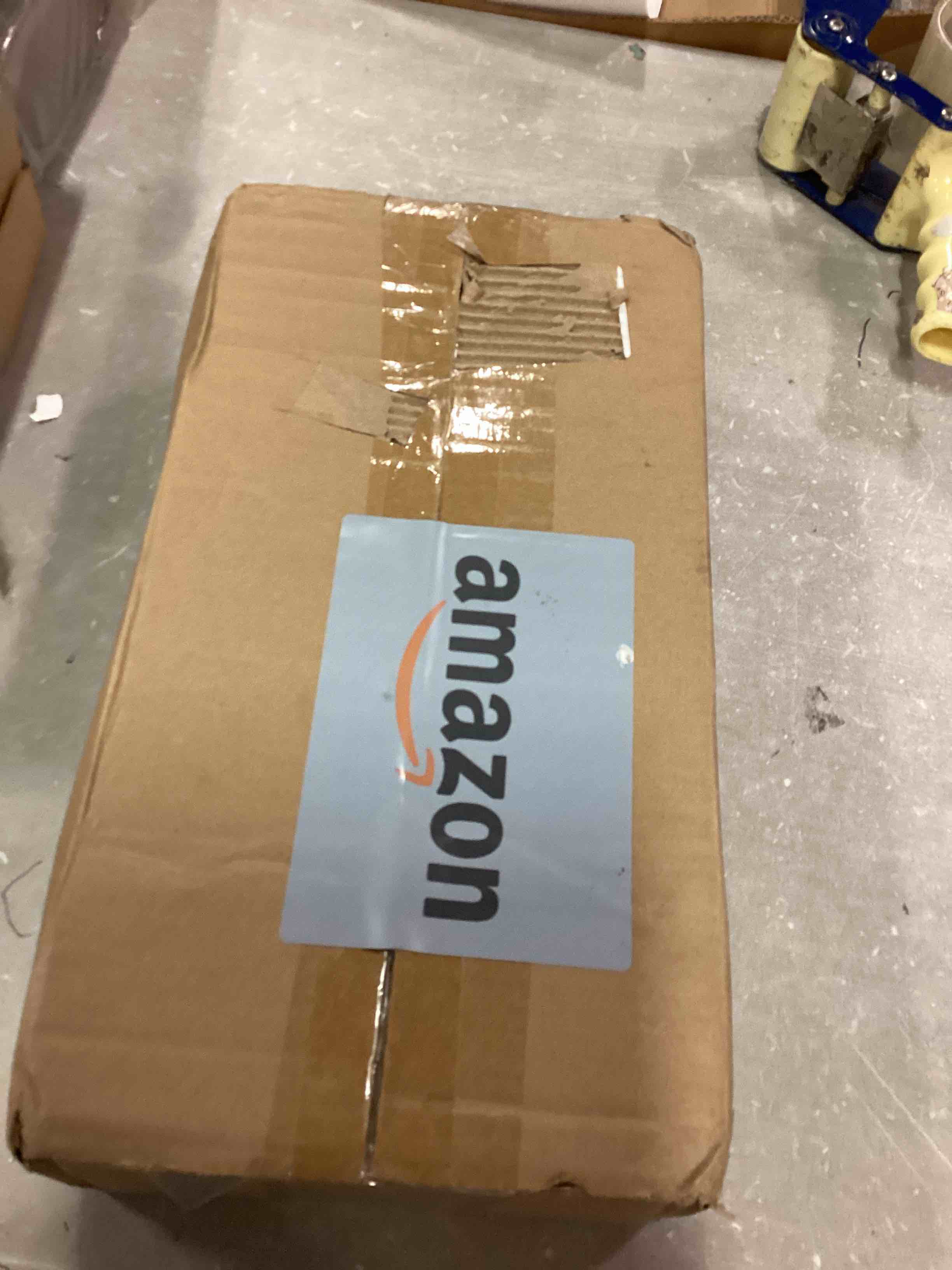 https://s3.amazonaws.com/lotting-images-prod/bidfta/BLU6854310_1721884781880.jpeg