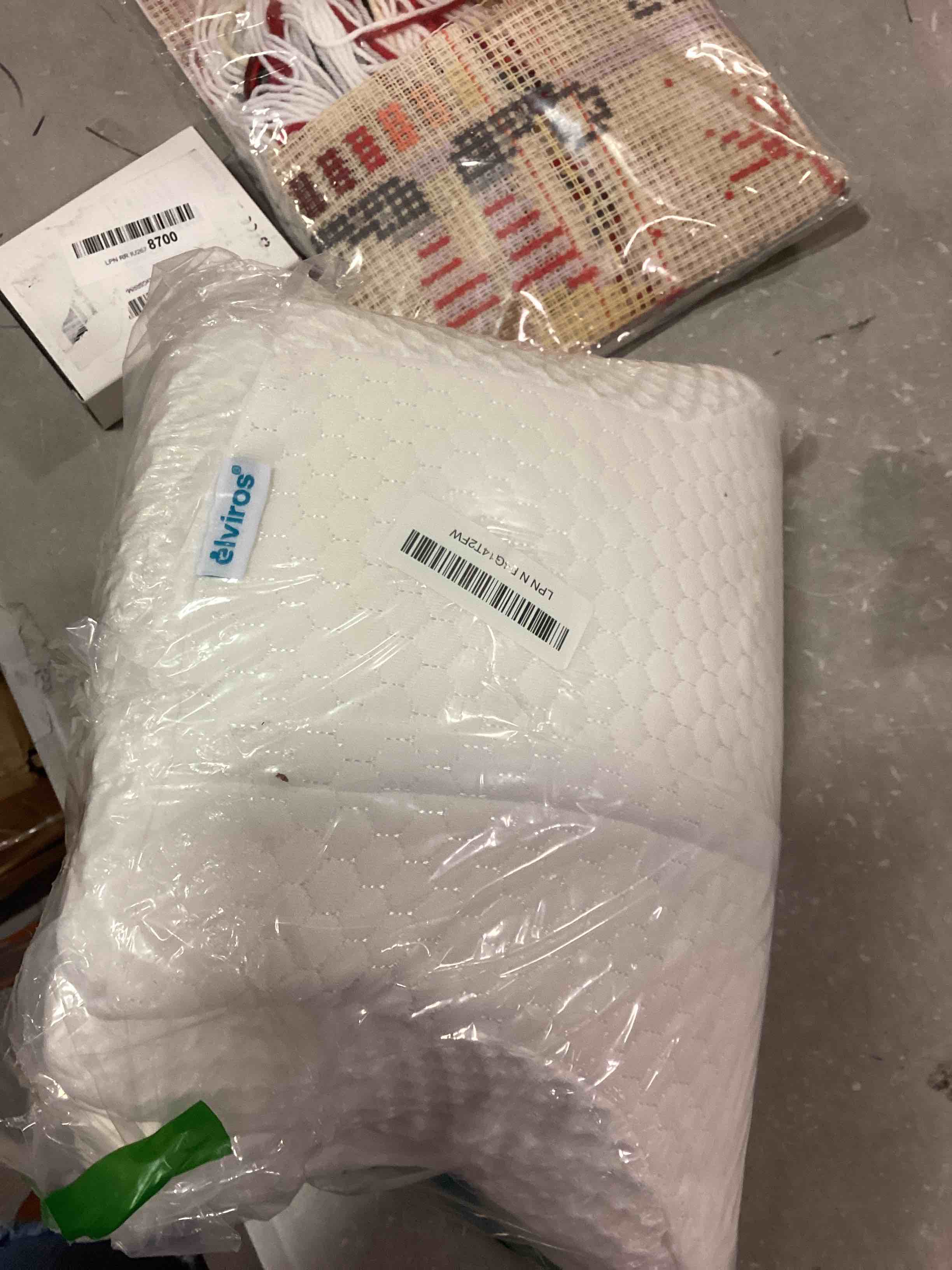 https://s3.amazonaws.com/lotting-images-prod/bidfta/BLU6854458_1721952218438.jpeg