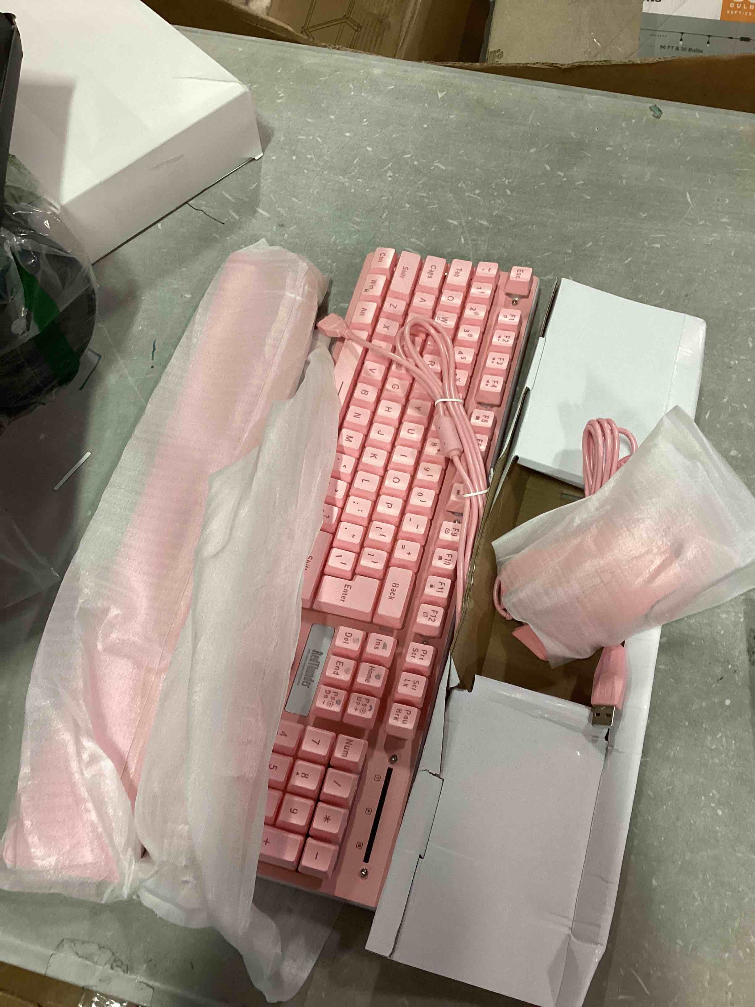 https://s3.amazonaws.com/lotting-images-prod/bidfta/BLU6854508_1721955011290.jpeg