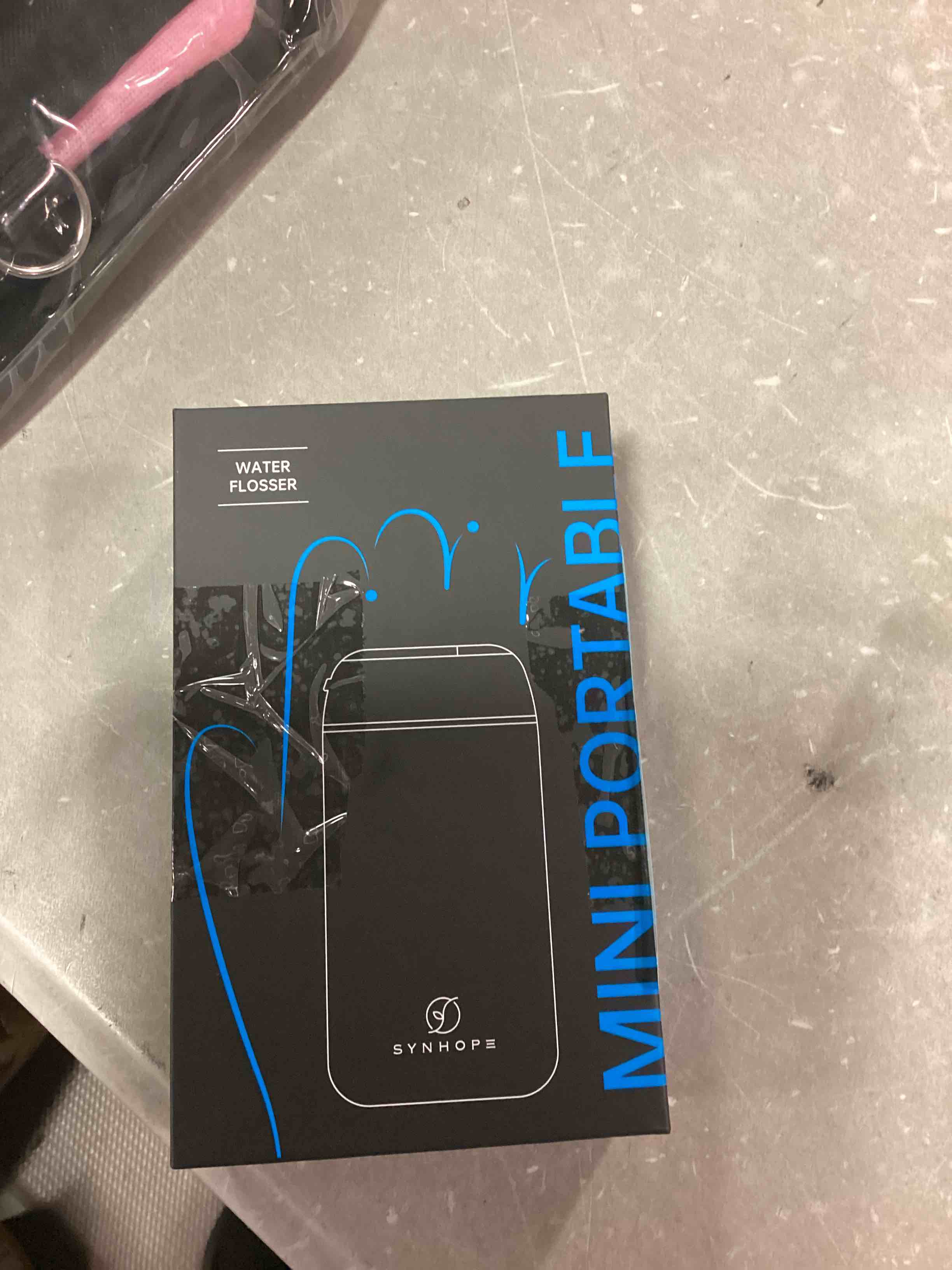 https://s3.amazonaws.com/lotting-images-prod/bidfta/BLU6854626_1721968692376.jpeg