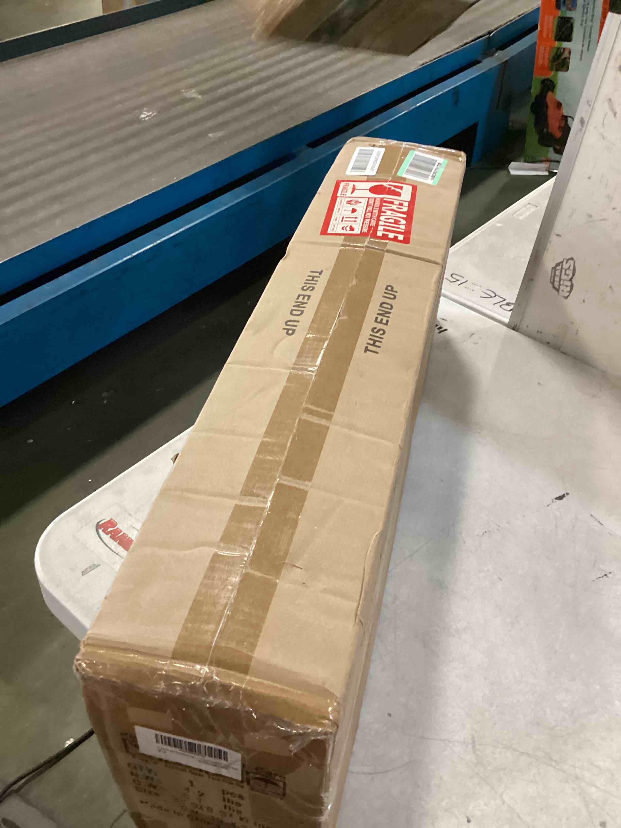 https://s3.amazonaws.com/lotting-images-prod/bidfta/BLU6854689_1722030117141.jpeg
