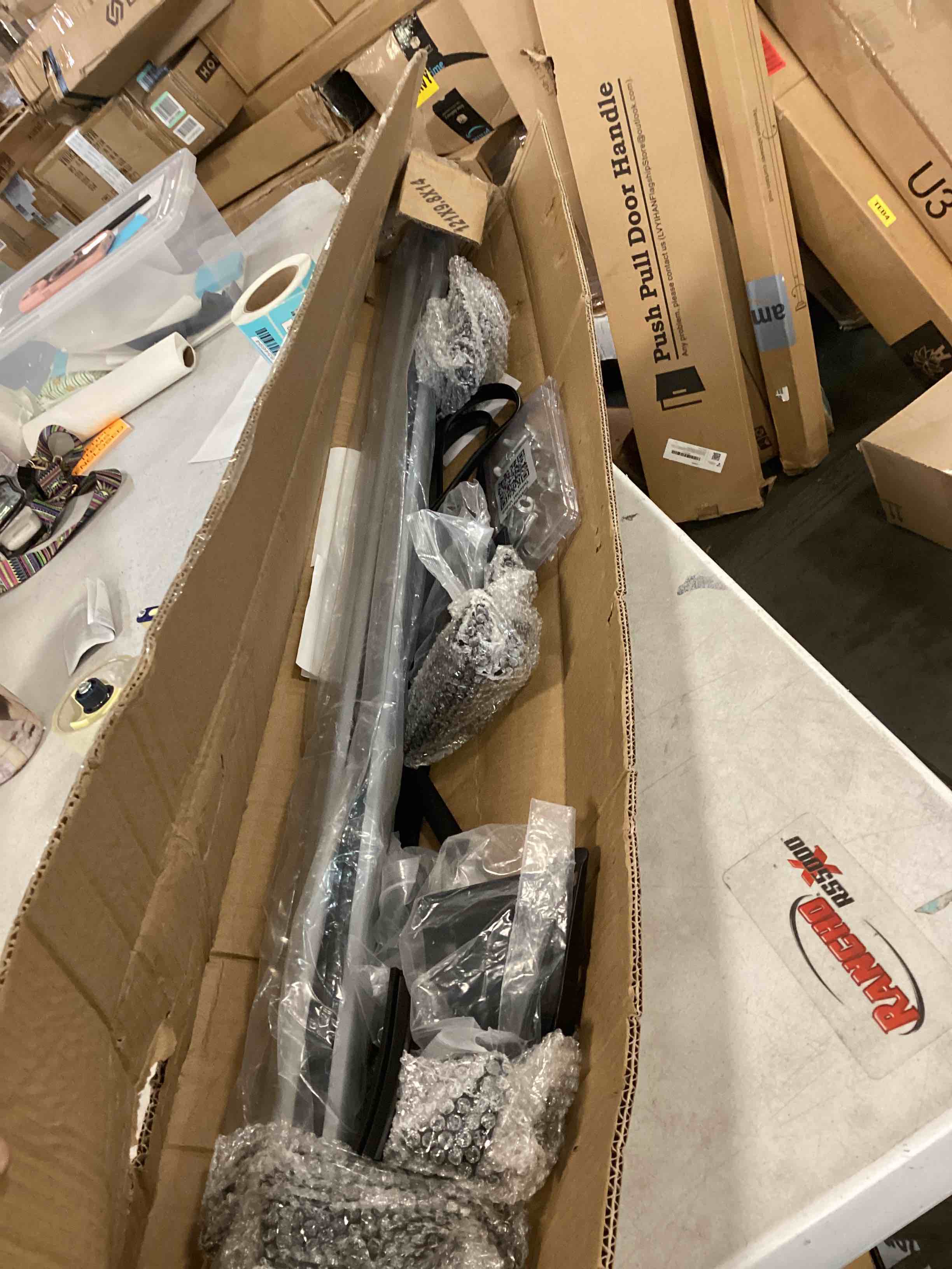 https://s3.amazonaws.com/lotting-images-prod/bidfta/BLU6854693_1722031004965.jpeg