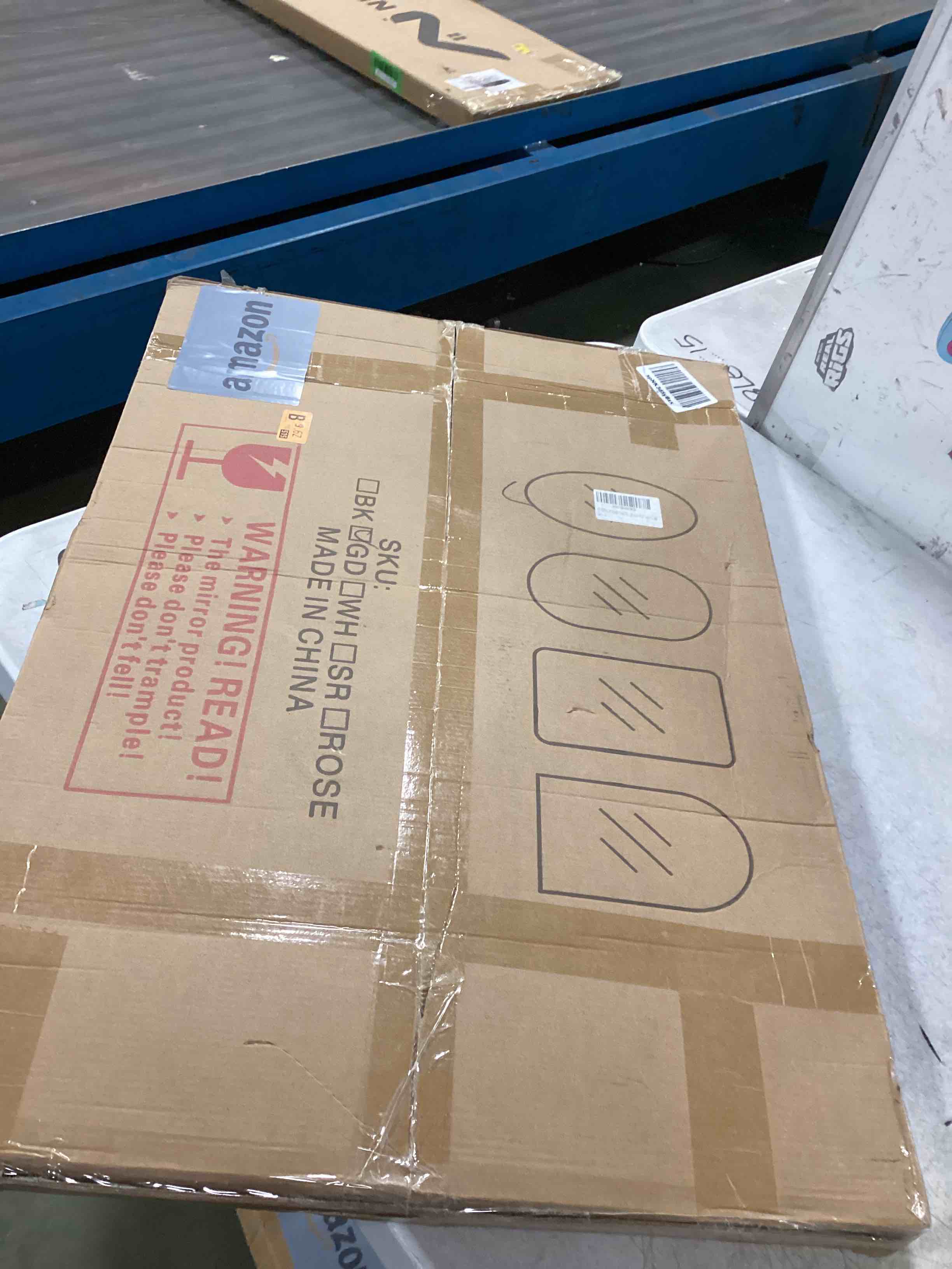 https://s3.amazonaws.com/lotting-images-prod/bidfta/BLU6854750_1722039762827.jpeg