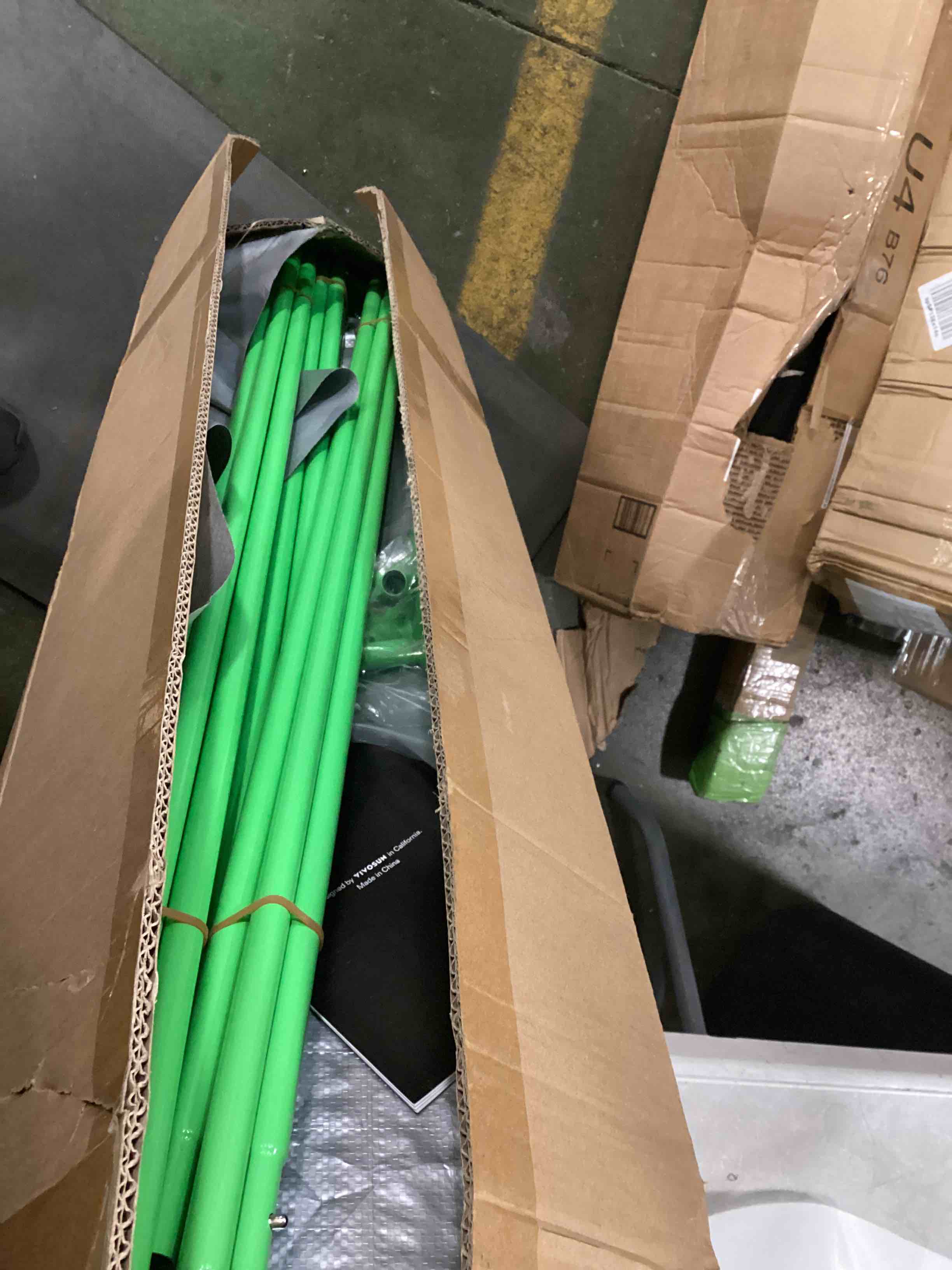 https://s3.amazonaws.com/lotting-images-prod/bidfta/BLU6855009_1722391949373.jpeg