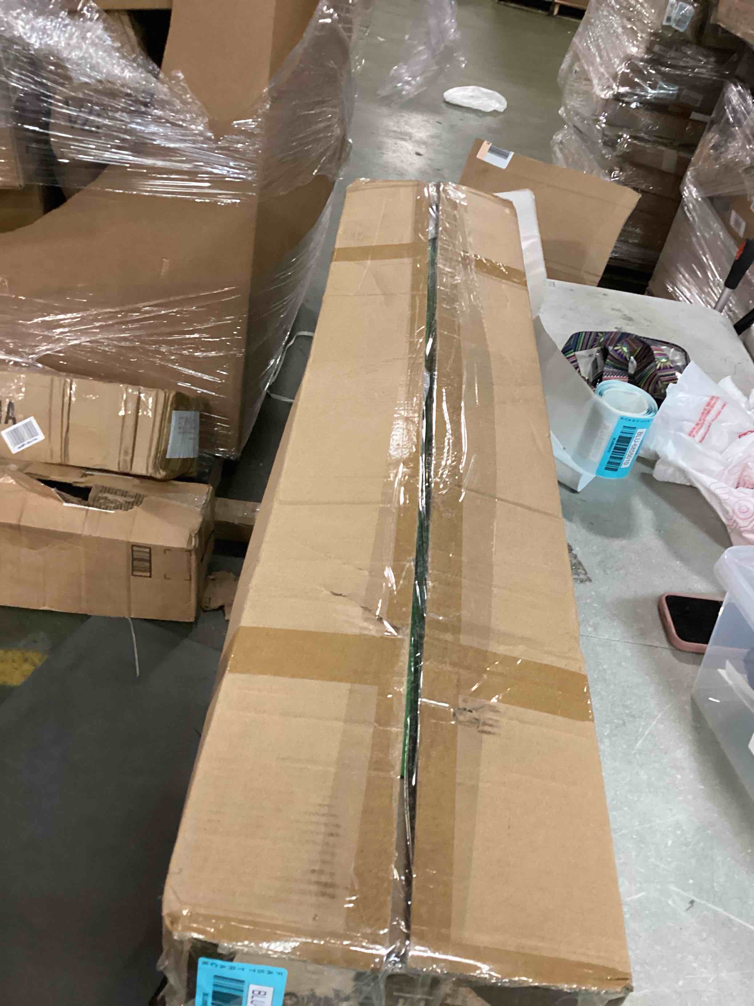 https://s3.amazonaws.com/lotting-images-prod/bidfta/BLU6855009_1722392023868.jpeg
