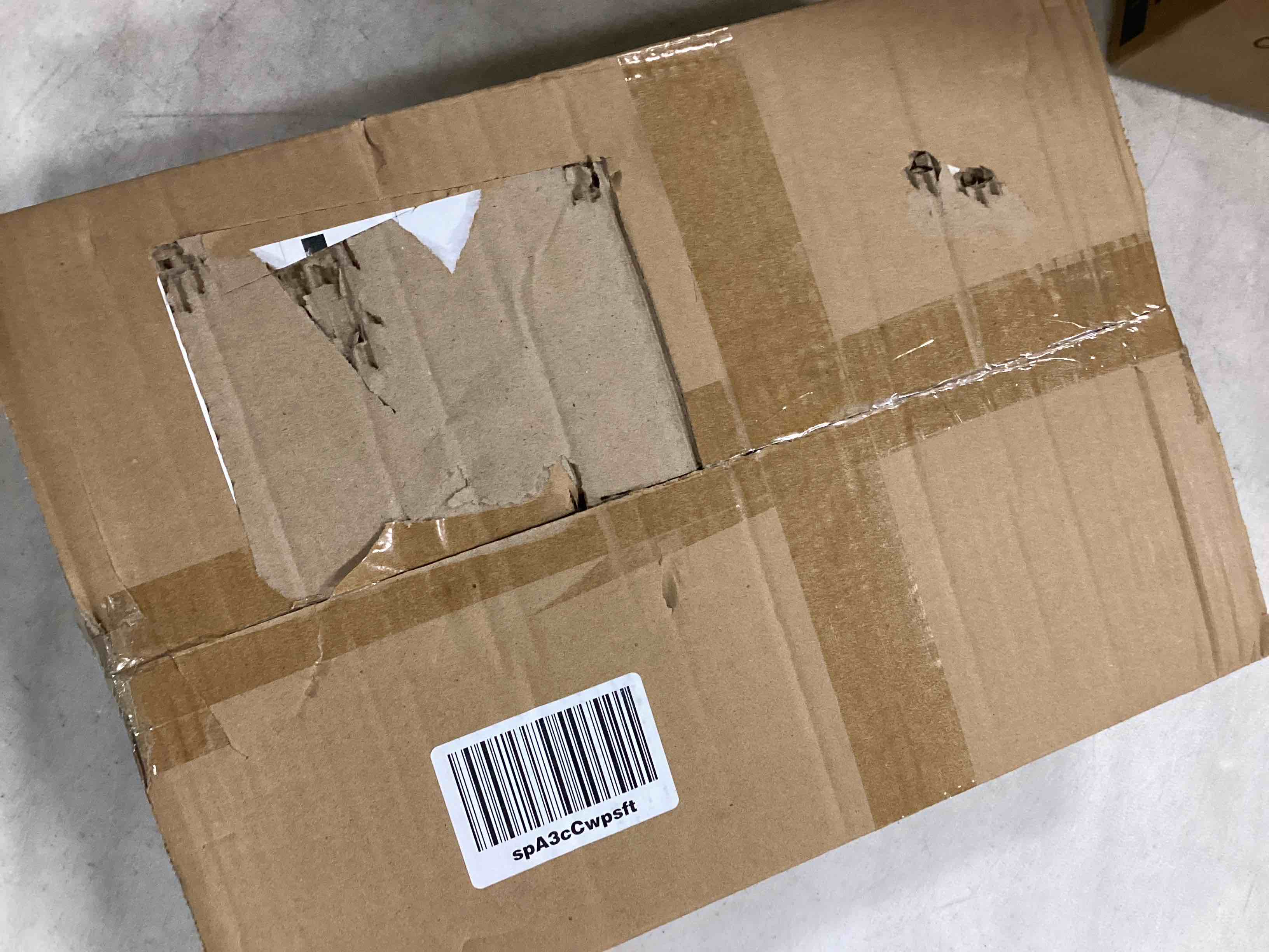 https://s3.amazonaws.com/lotting-images-prod/bidfta/BLU6855447_1721823537834.jpeg
