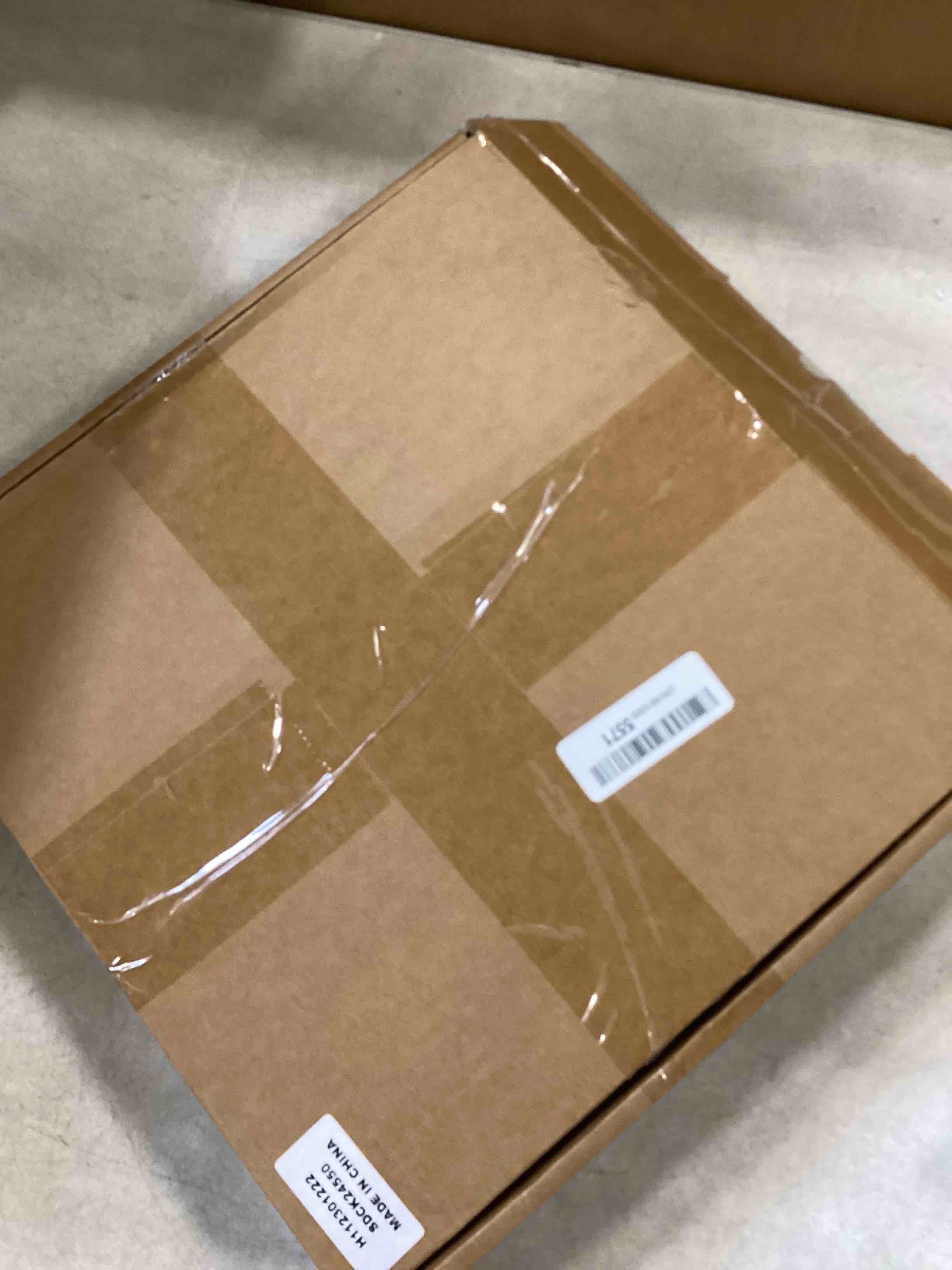 https://s3.amazonaws.com/lotting-images-prod/bidfta/BLU6855987_1721926666996.jpeg