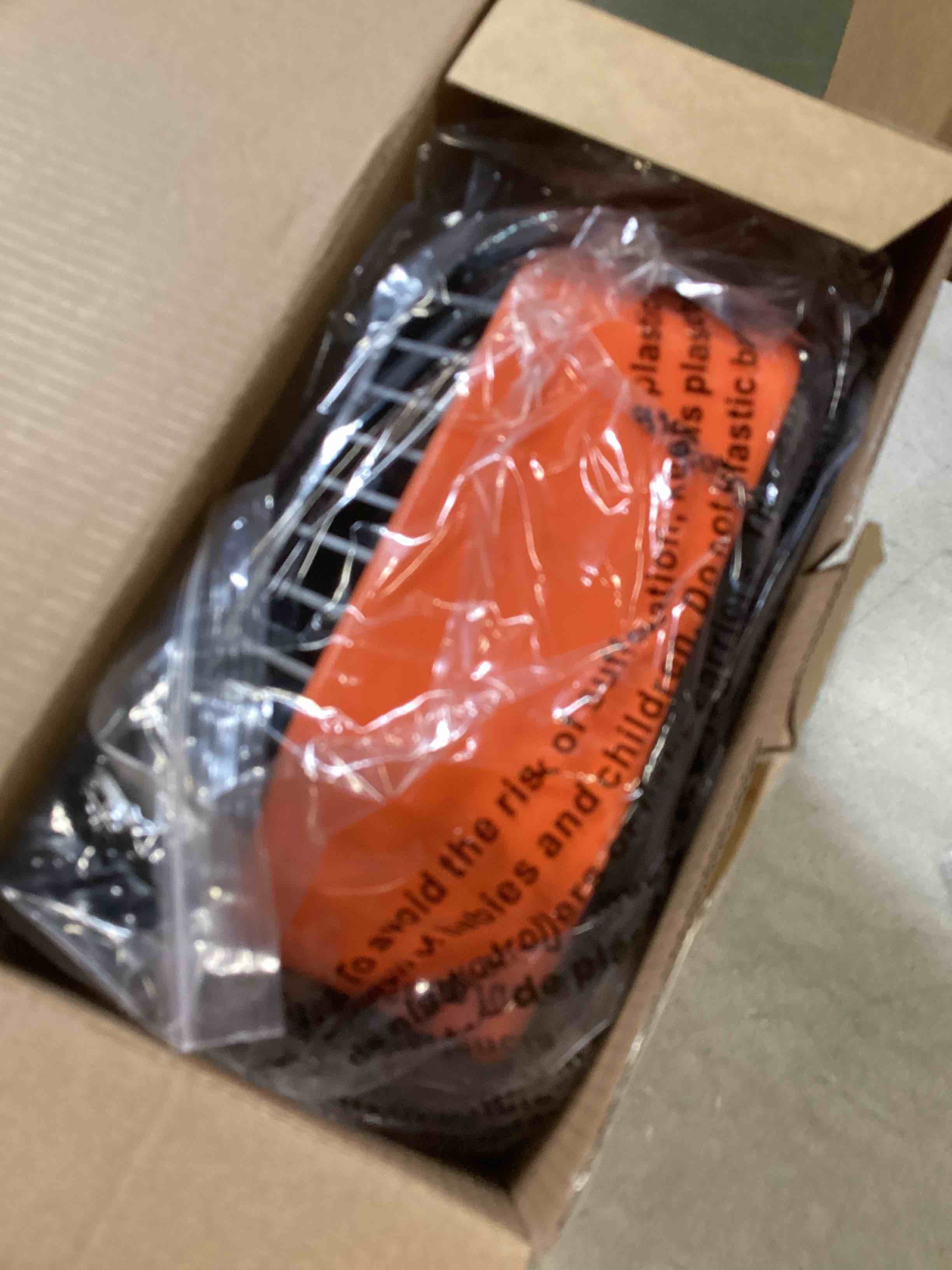 https://s3.amazonaws.com/lotting-images-prod/bidfta/BLU6856017_1721929795137.jpeg