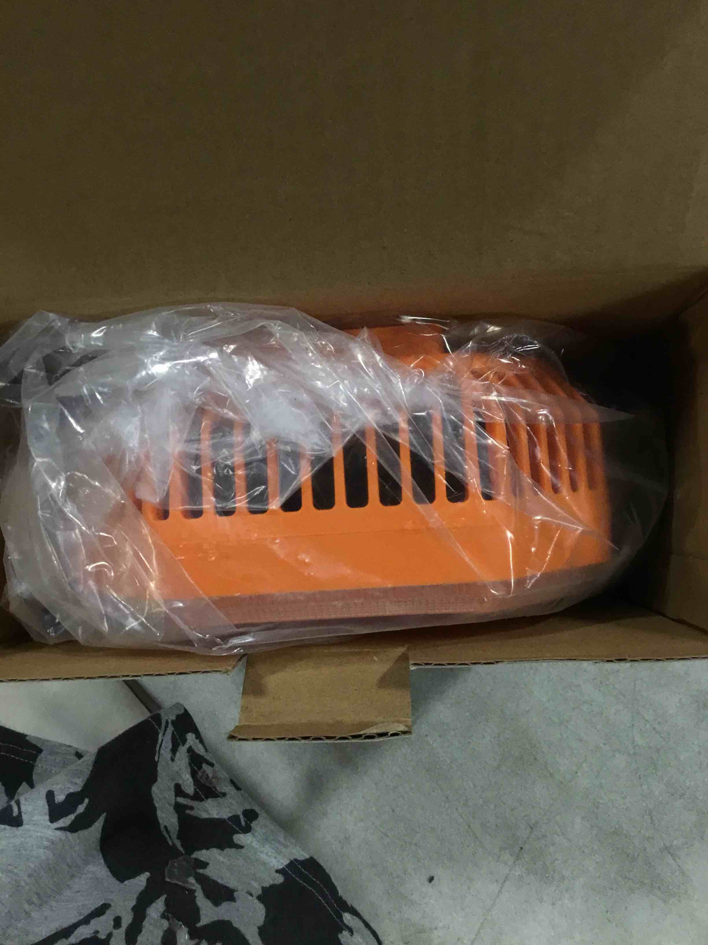 https://s3.amazonaws.com/lotting-images-prod/bidfta/BLU6856593_1722048779210.jpeg