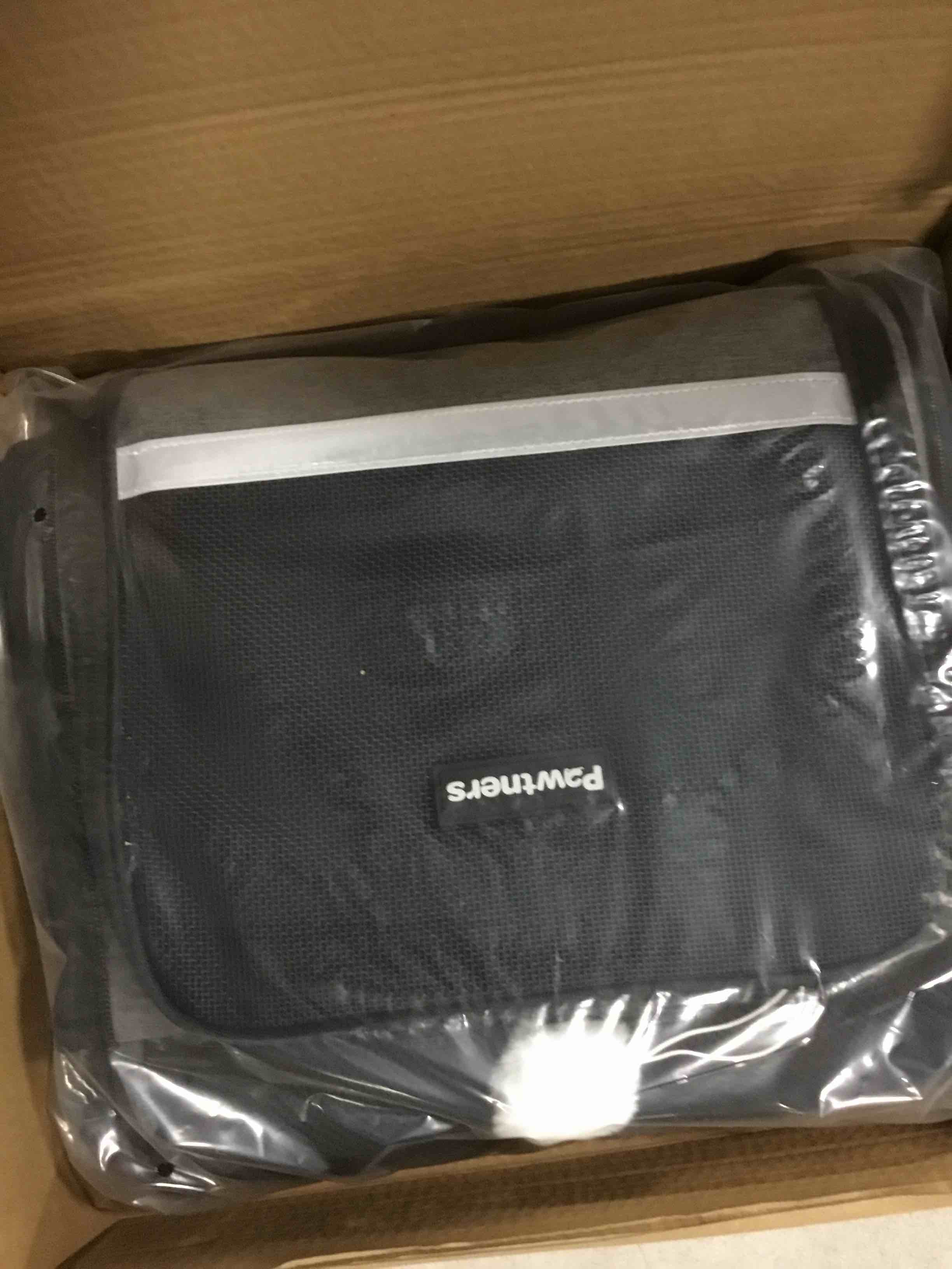 https://s3.amazonaws.com/lotting-images-prod/bidfta/BLU6856662_1722054582888.jpeg