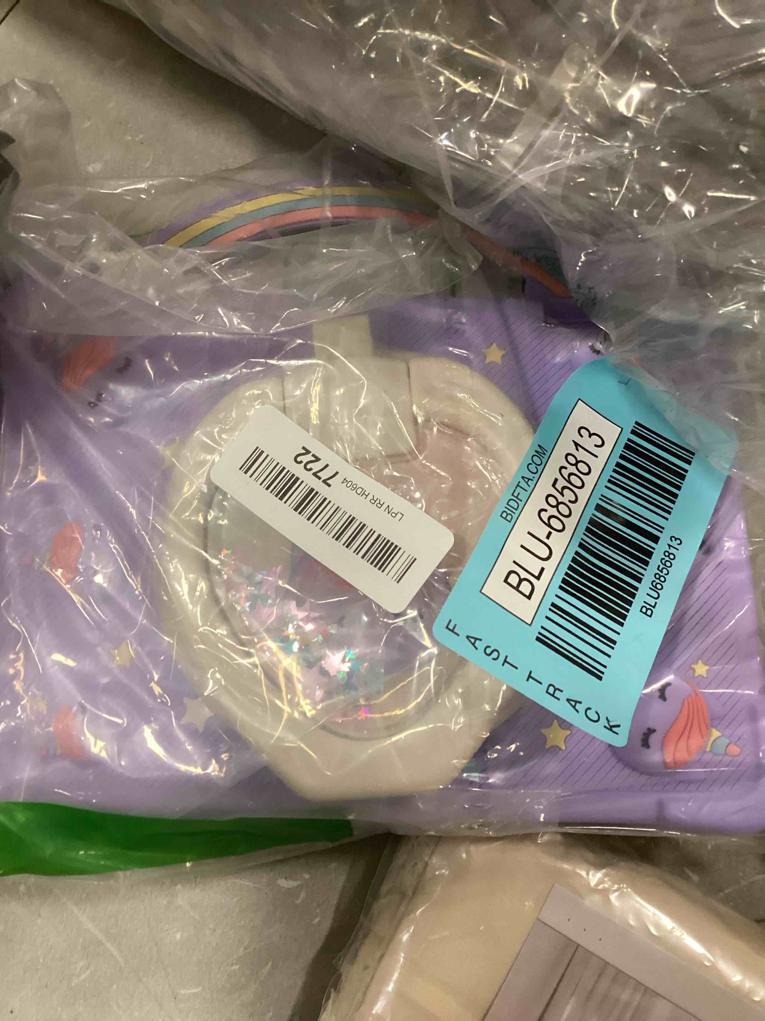 https://s3.amazonaws.com/lotting-images-prod/bidfta/BLU6856813_1722263557659.jpeg