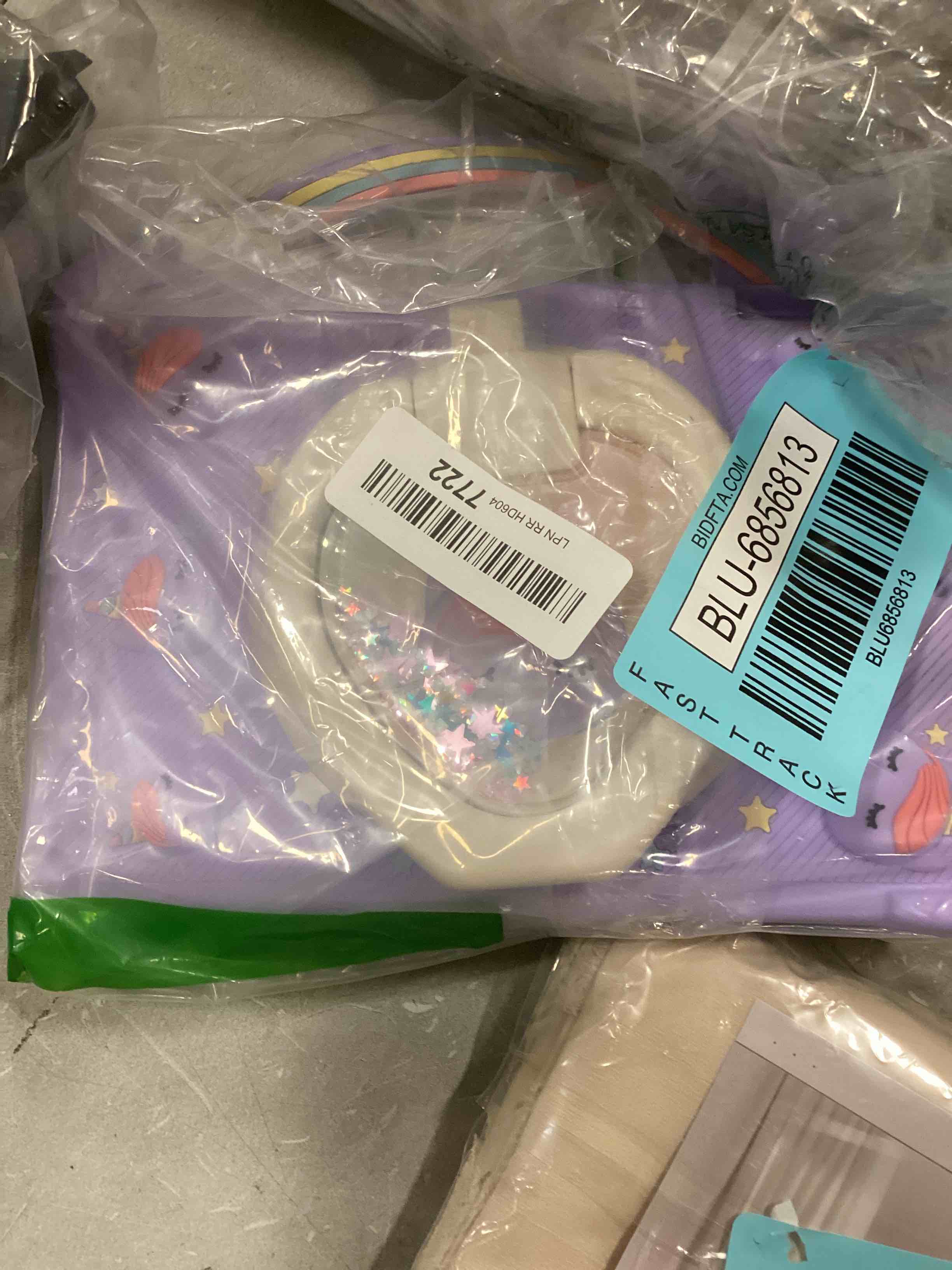 https://s3.amazonaws.com/lotting-images-prod/bidfta/BLU6856813_1722263559406.jpeg