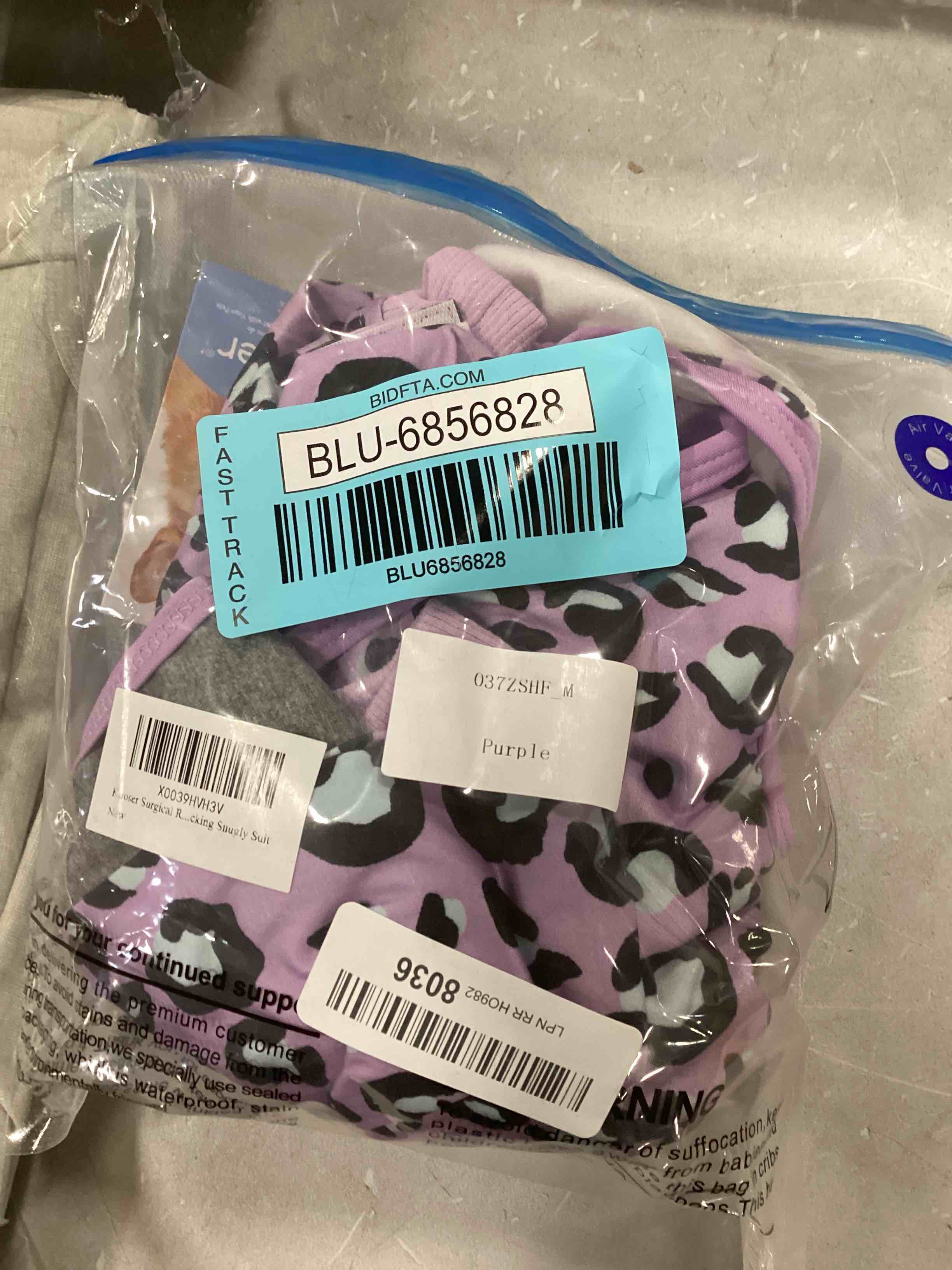 https://s3.amazonaws.com/lotting-images-prod/bidfta/BLU6856828_1722263923753.jpeg