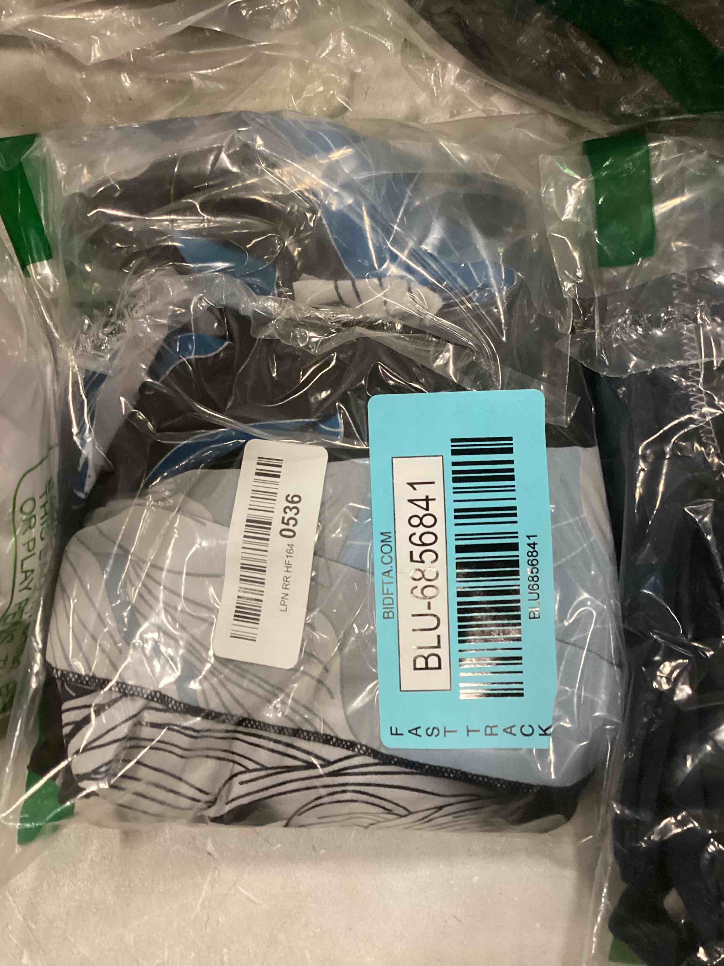 https://s3.amazonaws.com/lotting-images-prod/bidfta/BLU6856841_1722264353941.jpeg