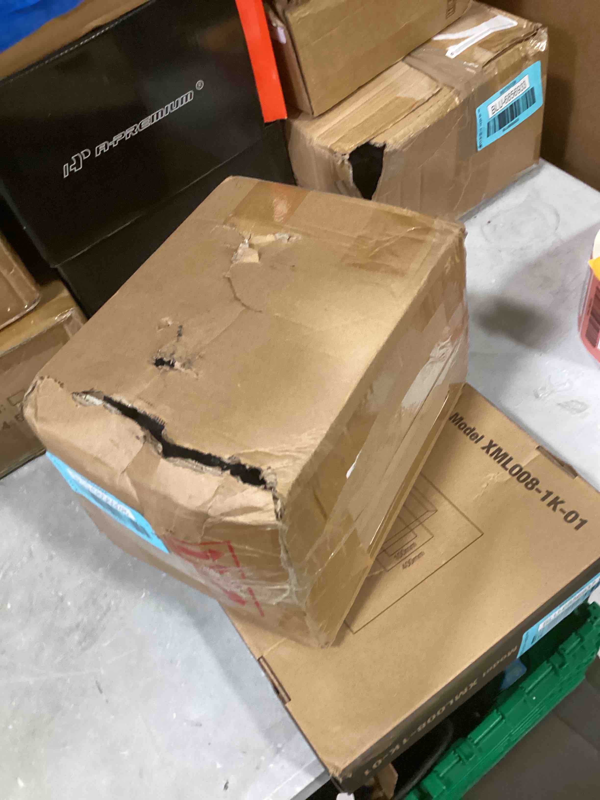 https://s3.amazonaws.com/lotting-images-prod/bidfta/BLU6856938_1722273287049.jpeg