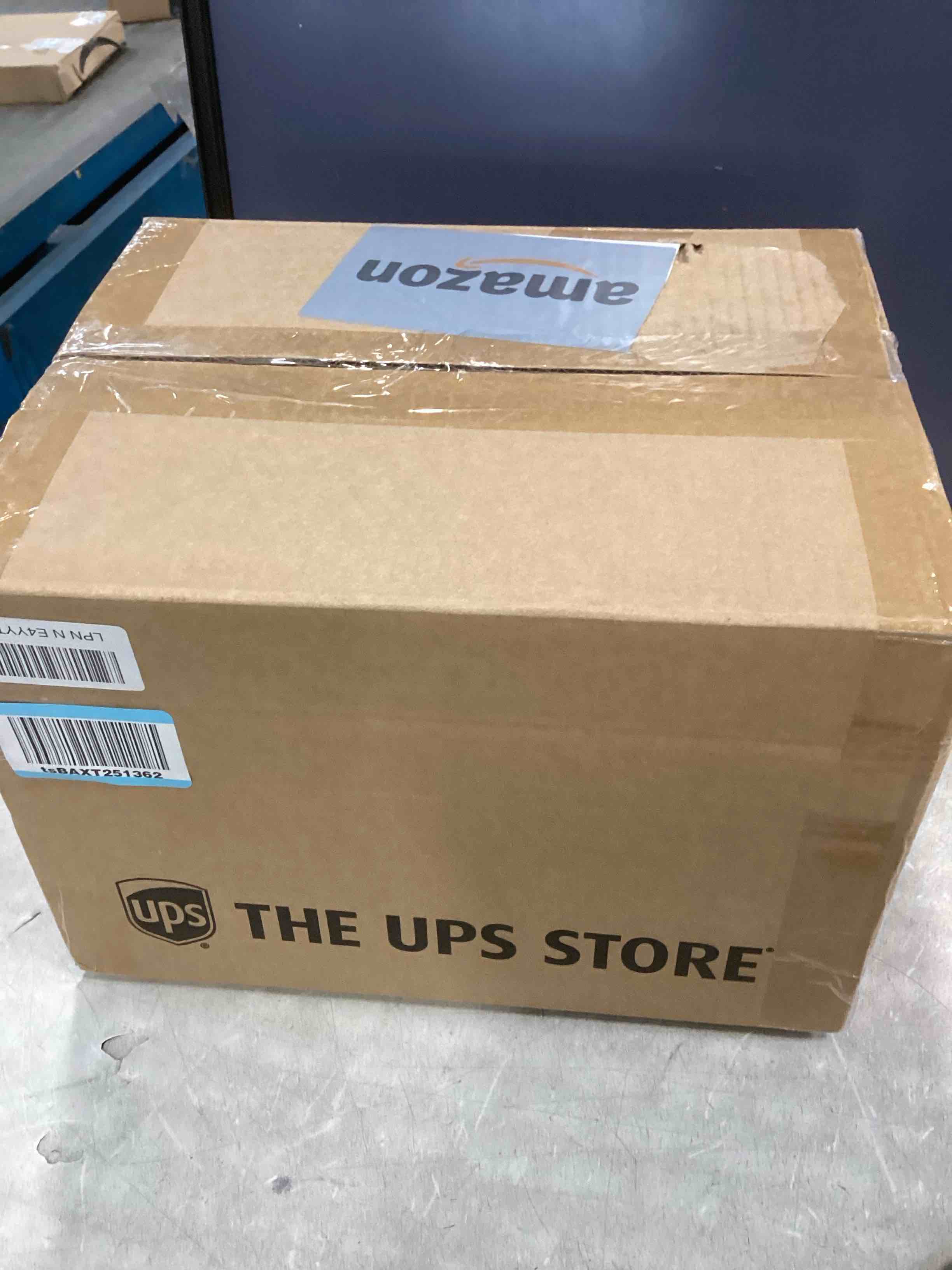 https://s3.amazonaws.com/lotting-images-prod/bidfta/BLU6857069_1721672035303.jpeg
