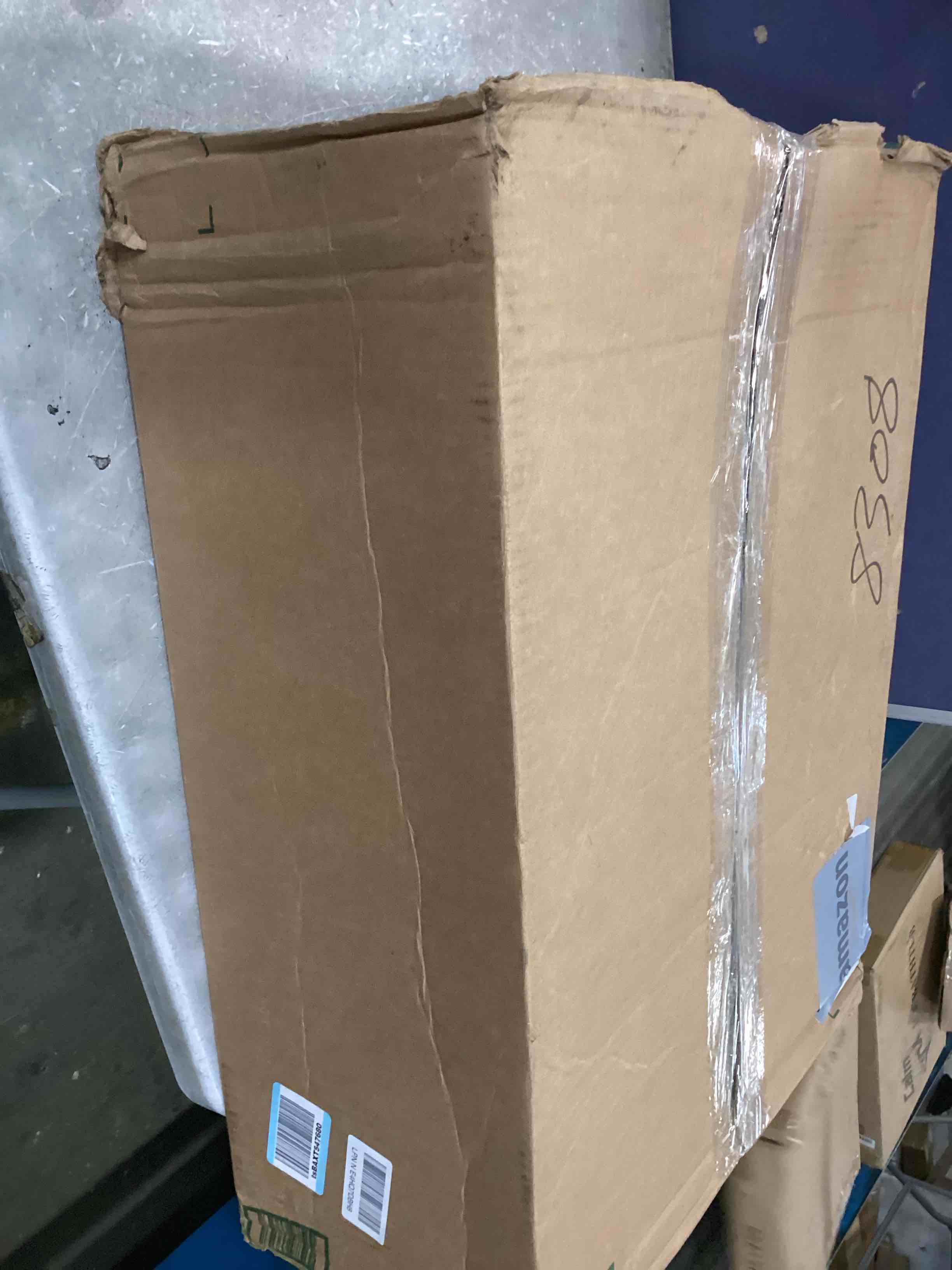 https://s3.amazonaws.com/lotting-images-prod/bidfta/BLU6857381_1721759627619.jpeg