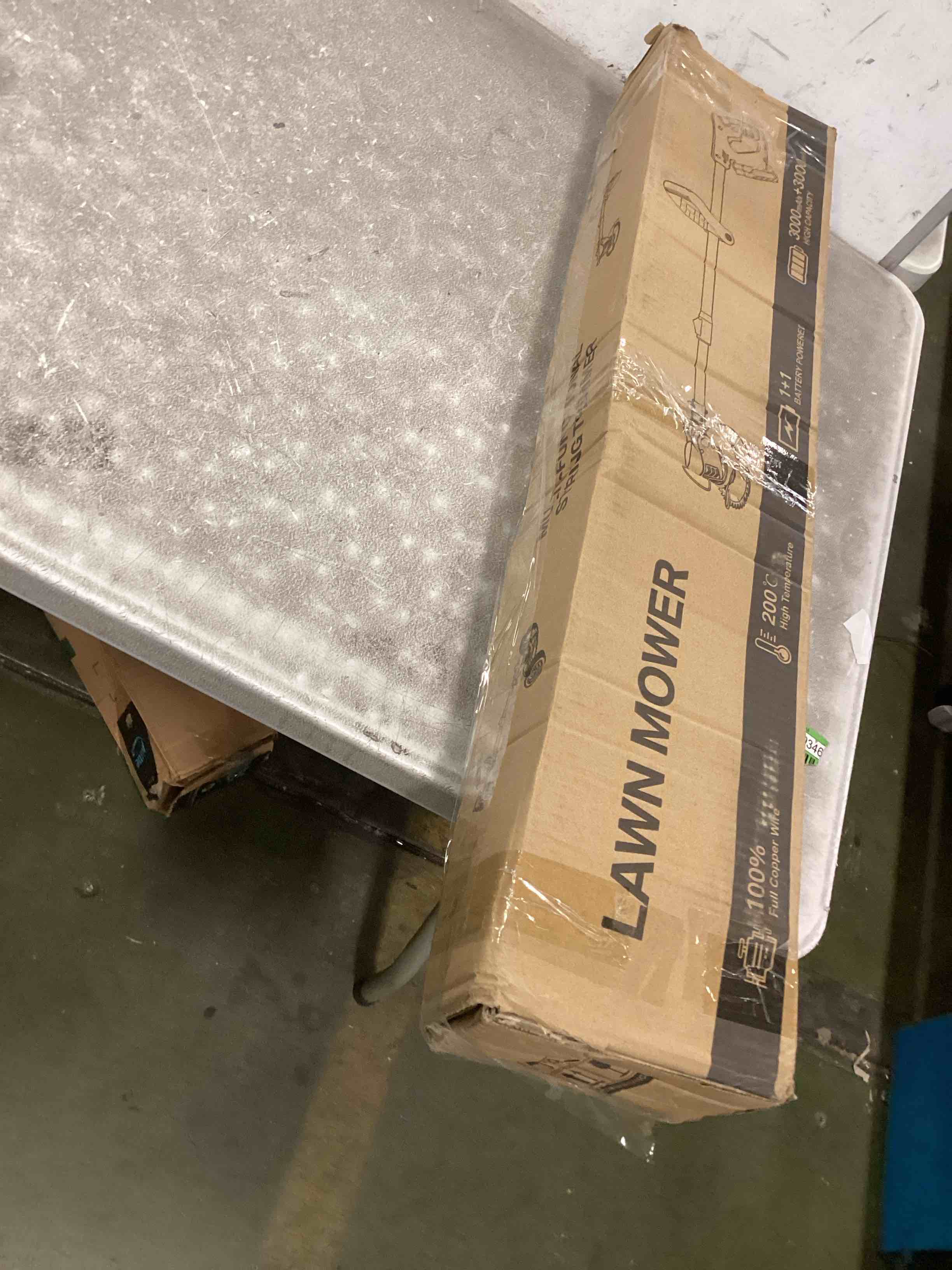 https://s3.amazonaws.com/lotting-images-prod/bidfta/BLU6857879_1721912615090.jpeg