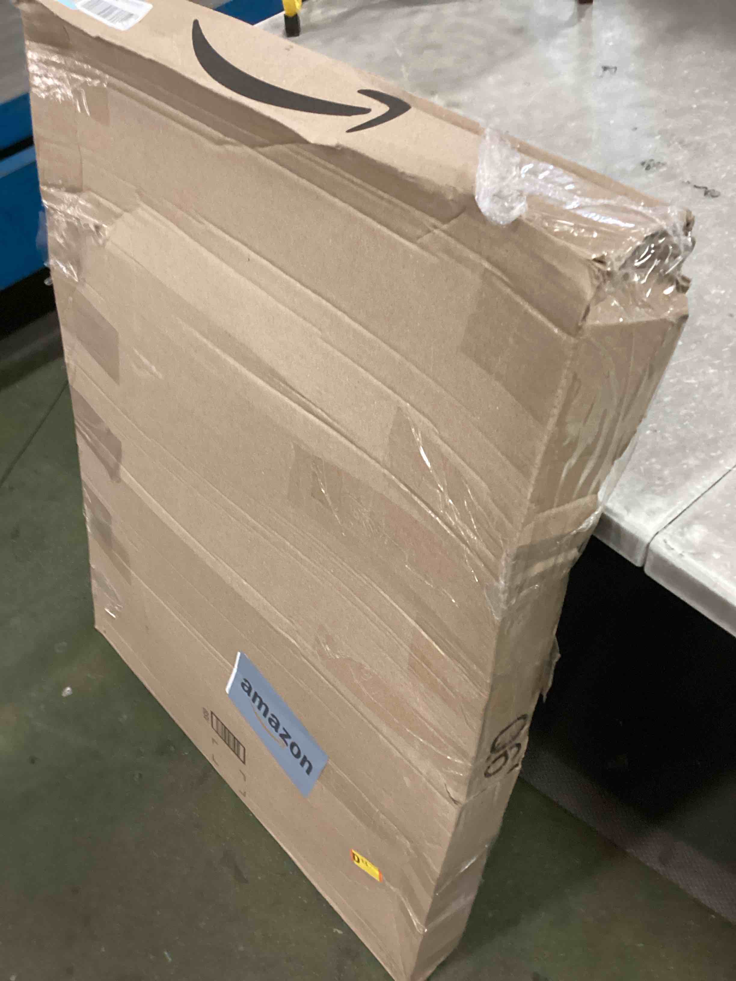 https://s3.amazonaws.com/lotting-images-prod/bidfta/BLU6858102_1721993462299.jpeg