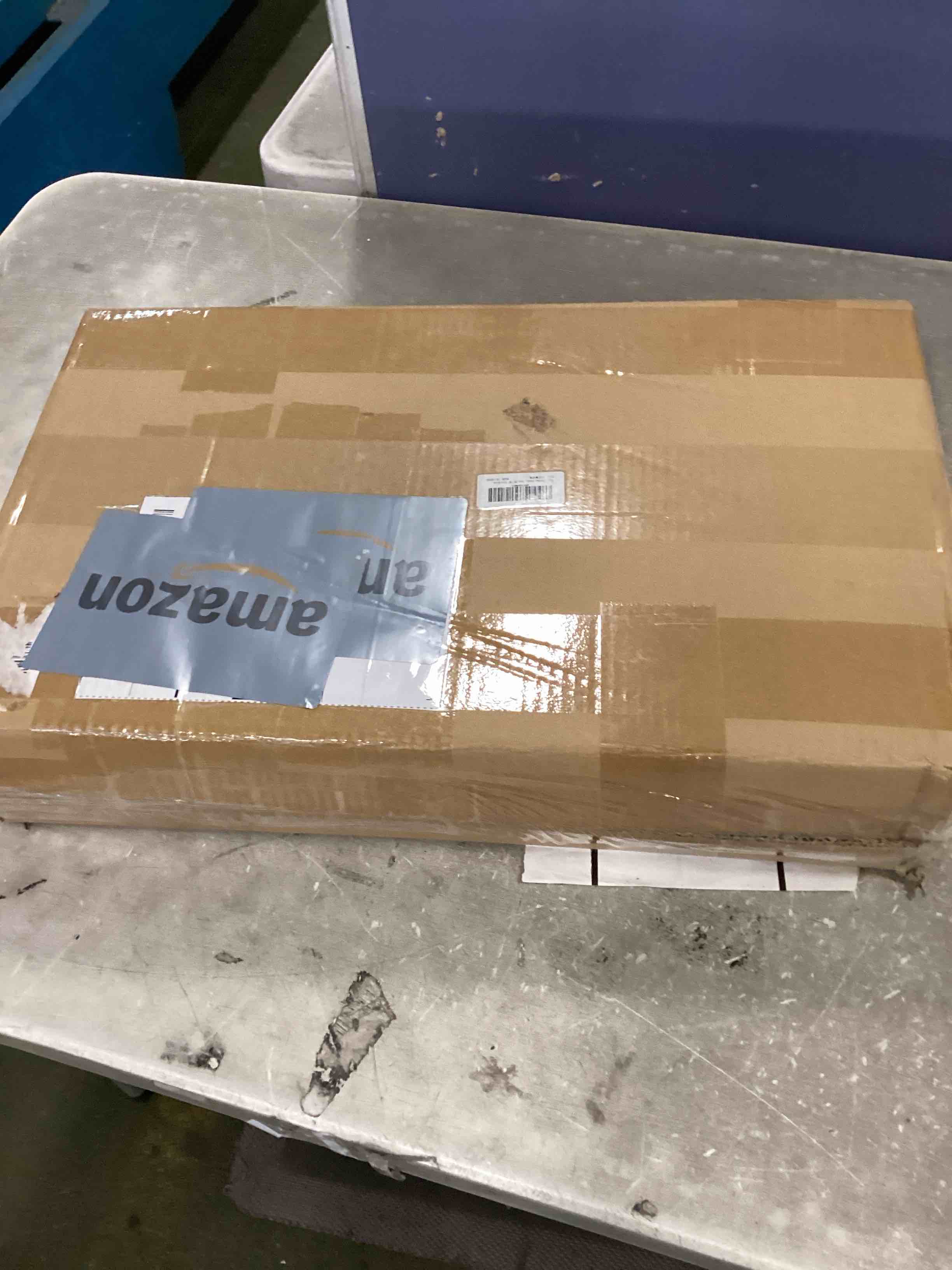 https://s3.amazonaws.com/lotting-images-prod/bidfta/BLU6858138_1721997950230.jpeg