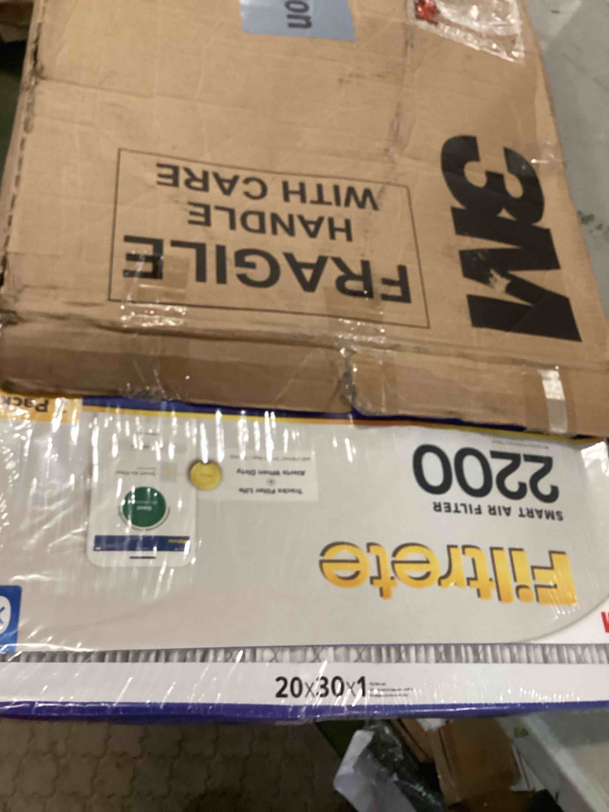 https://s3.amazonaws.com/lotting-images-prod/bidfta/BLU6858444_1721663219031.jpeg