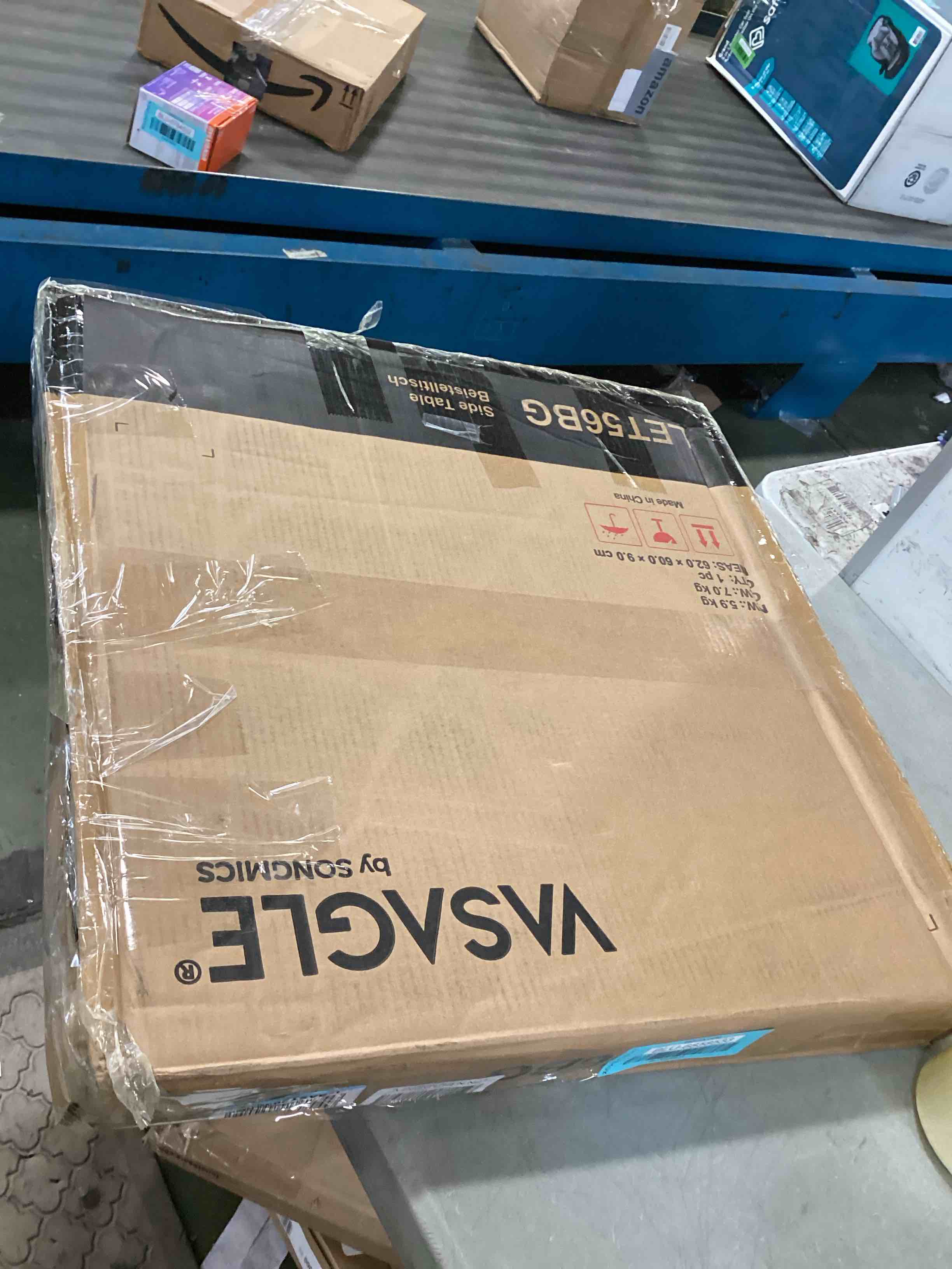 https://s3.amazonaws.com/lotting-images-prod/bidfta/BLU6858533_1721674082786.jpeg