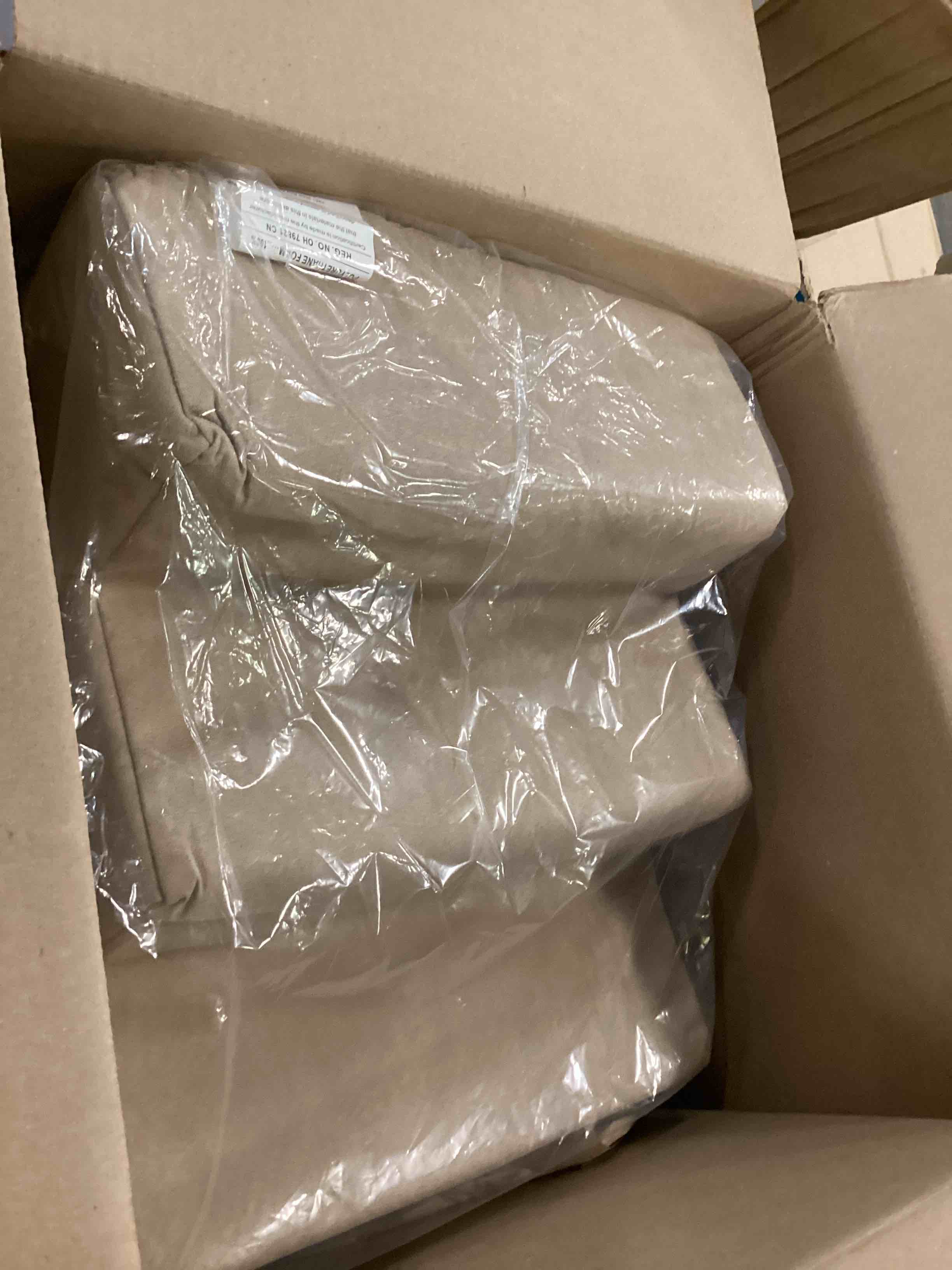 https://s3.amazonaws.com/lotting-images-prod/bidfta/BLU6858694_1721745064172.jpeg